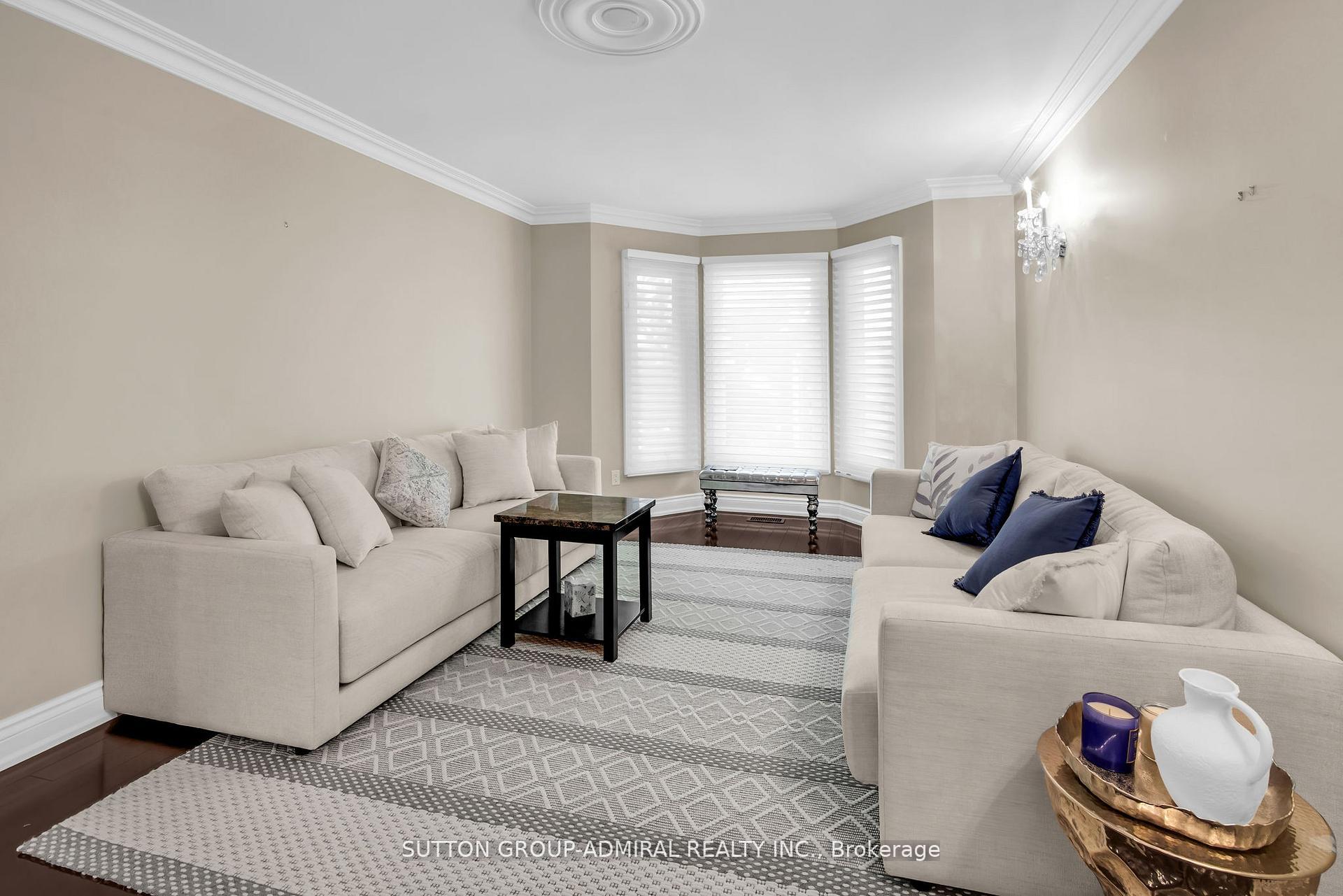 Photo 7 of 25 Grenadier Crescent, Vaughan, Beverley Glen — HOMEH