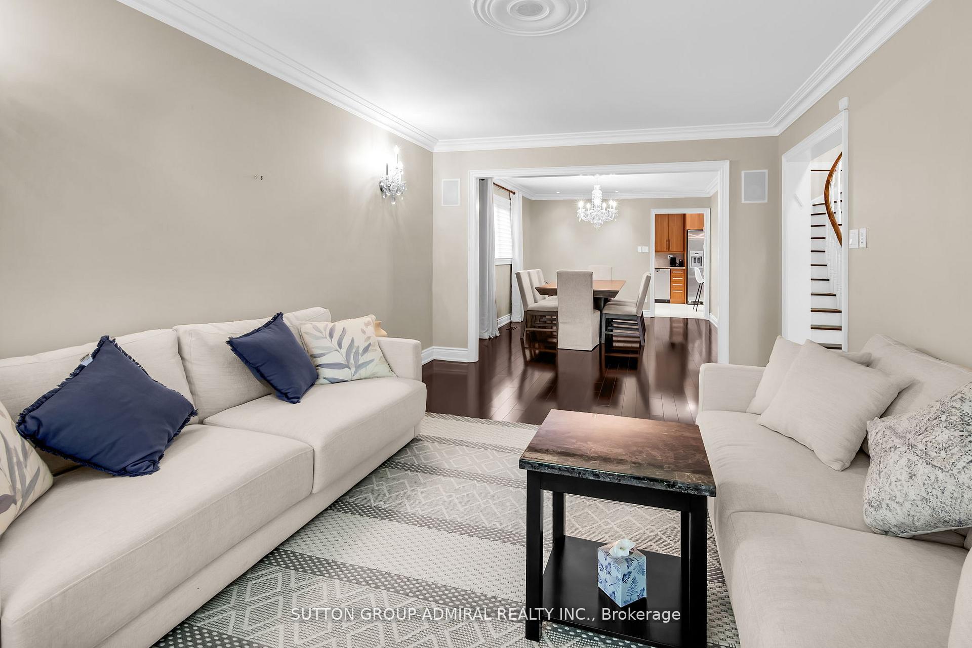 Photo 8 of 25 Grenadier Crescent, Vaughan, Beverley Glen — HOMEH