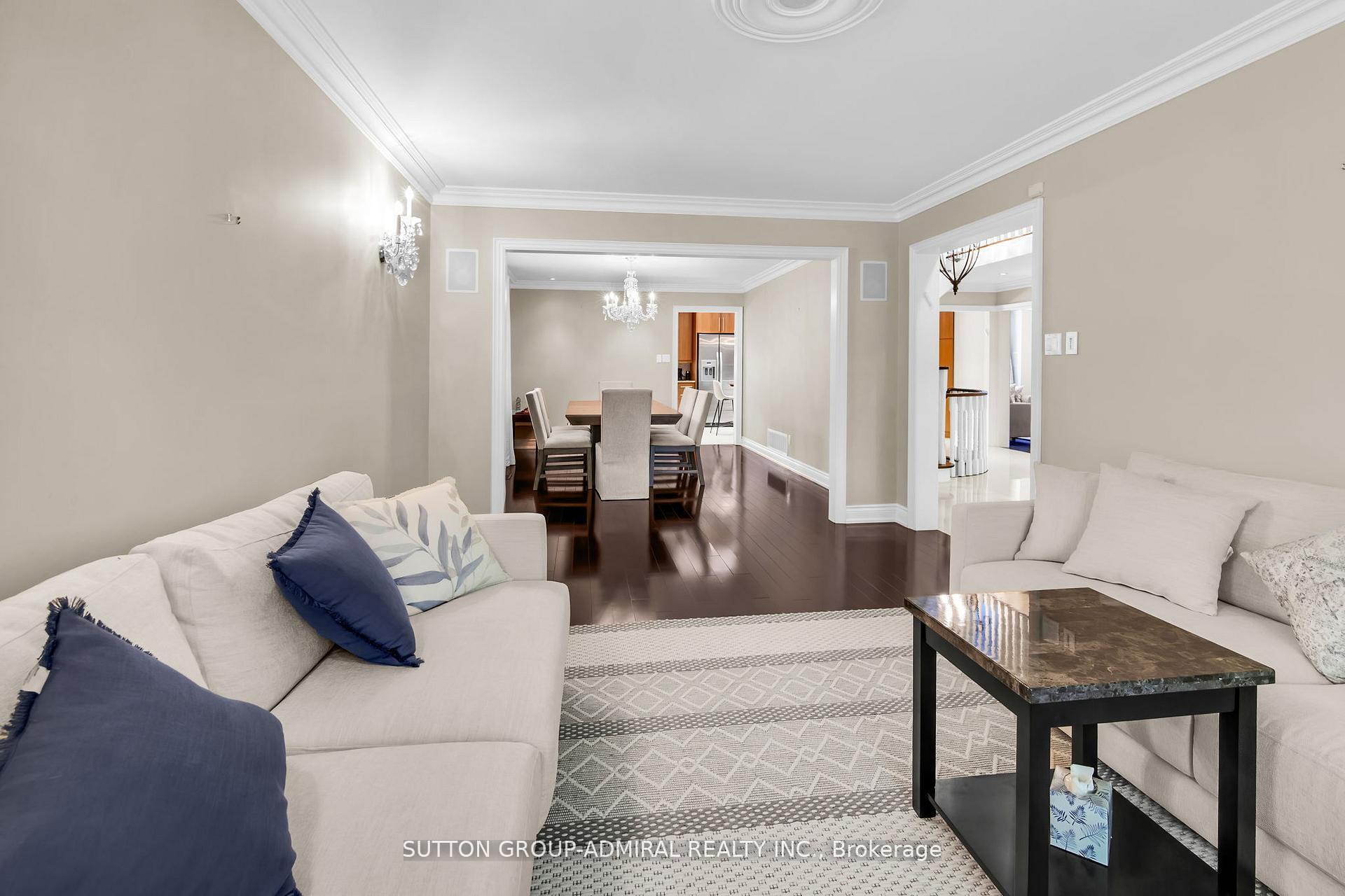 Photo 9 of 25 Grenadier Crescent, Vaughan, Beverley Glen — HOMEH