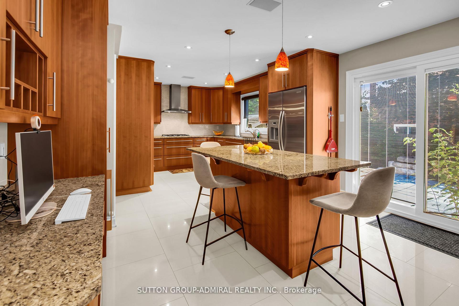 Photo 13 of 25 Grenadier Crescent, Vaughan, Beverley Glen — HOMEH