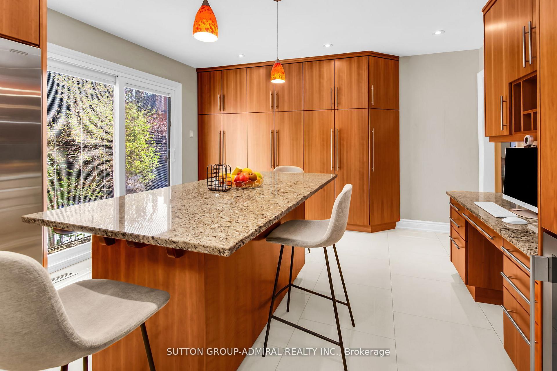 Photo 15 of 25 Grenadier Crescent, Vaughan, Beverley Glen — HOMEH