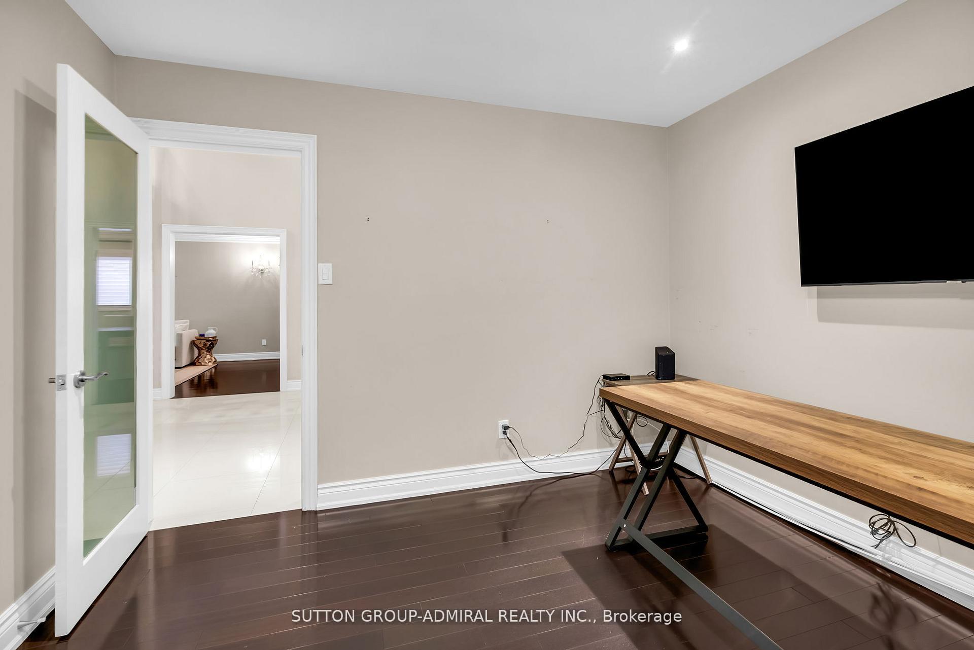 Photo 18 of 25 Grenadier Crescent, Vaughan, Beverley Glen — HOMEH