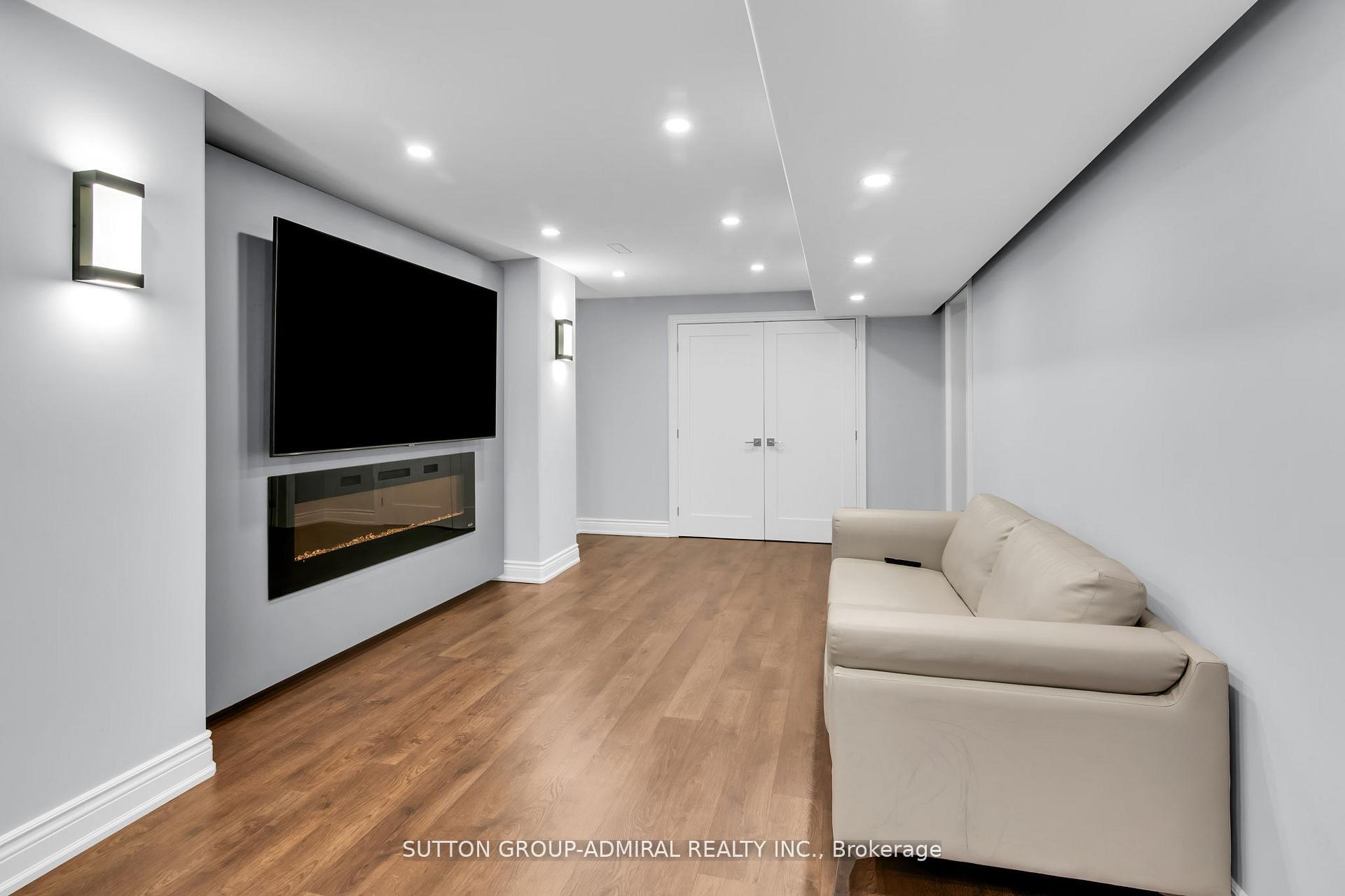 Photo 35 of 25 Grenadier Crescent, Vaughan, Beverley Glen — HOMEH