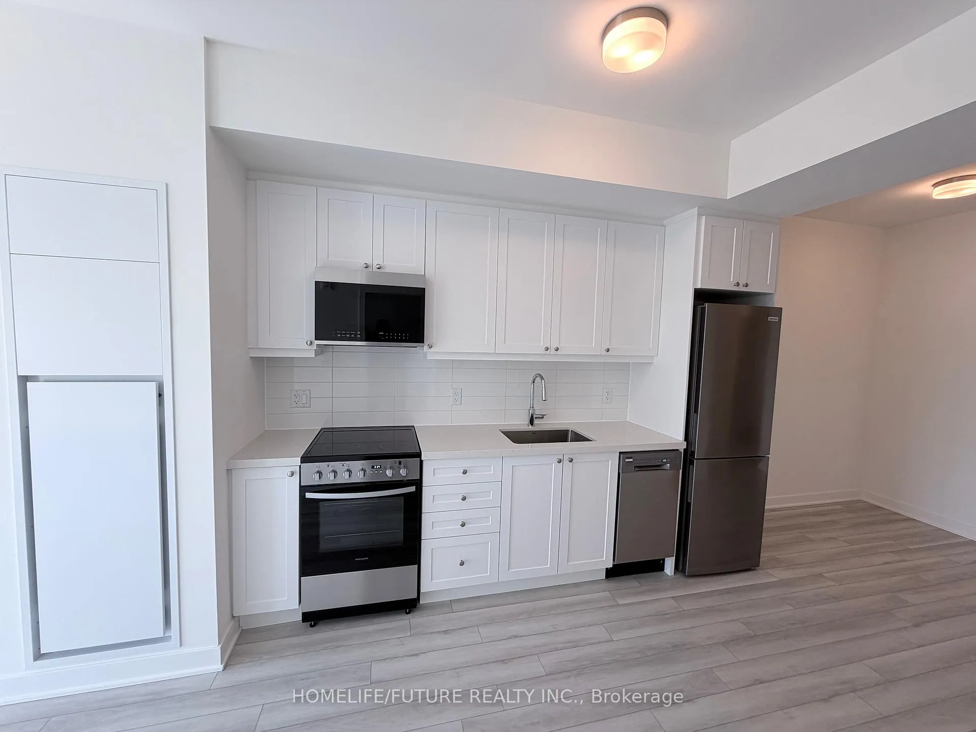 Photo 4 of Unit 204, 51 Clarington Boulevard, Clarington, Bowmanville — HOMEH