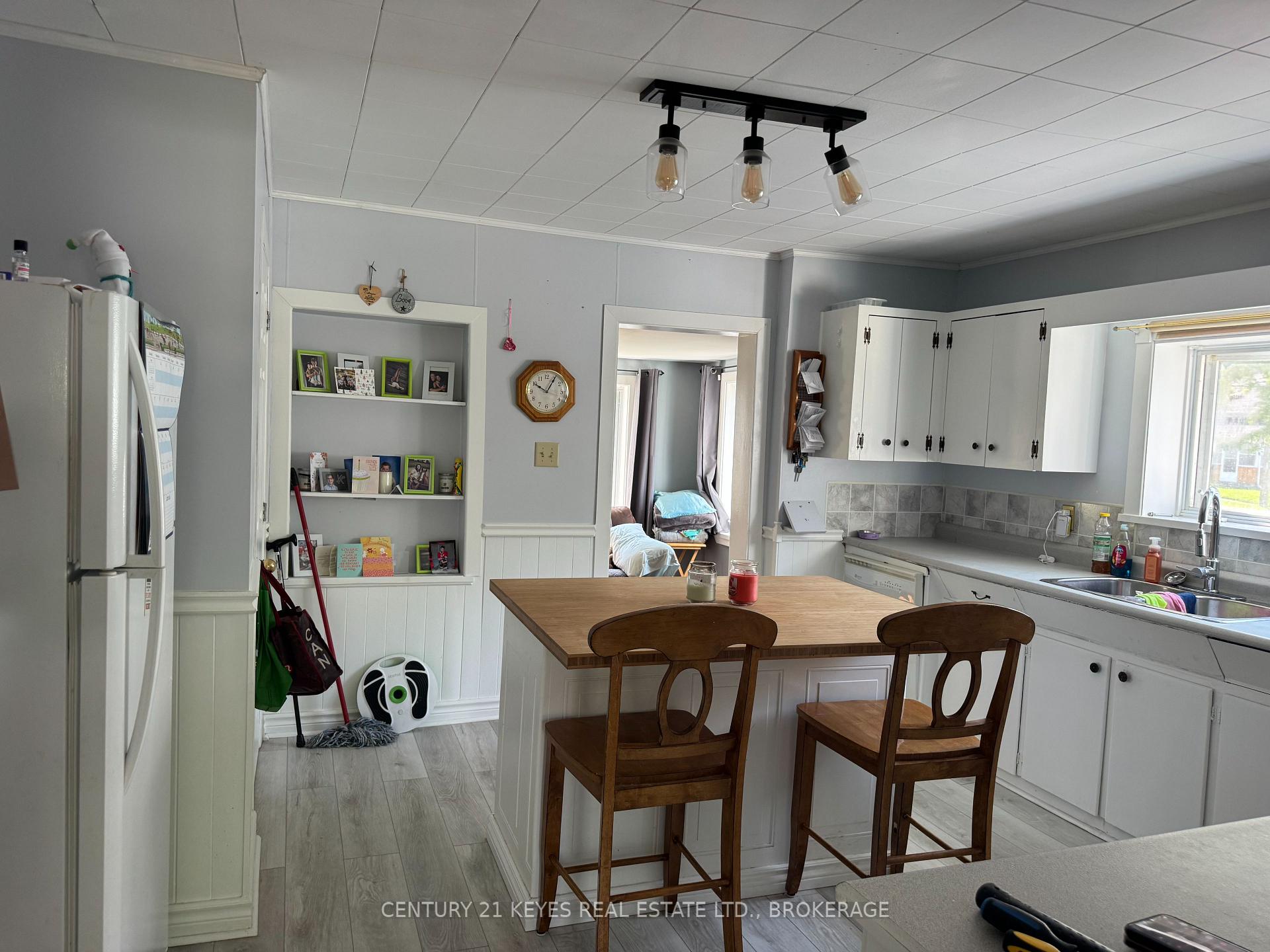 Photo 4 of 110 Elm Street, Gananoque, Gananoque — HOMEH