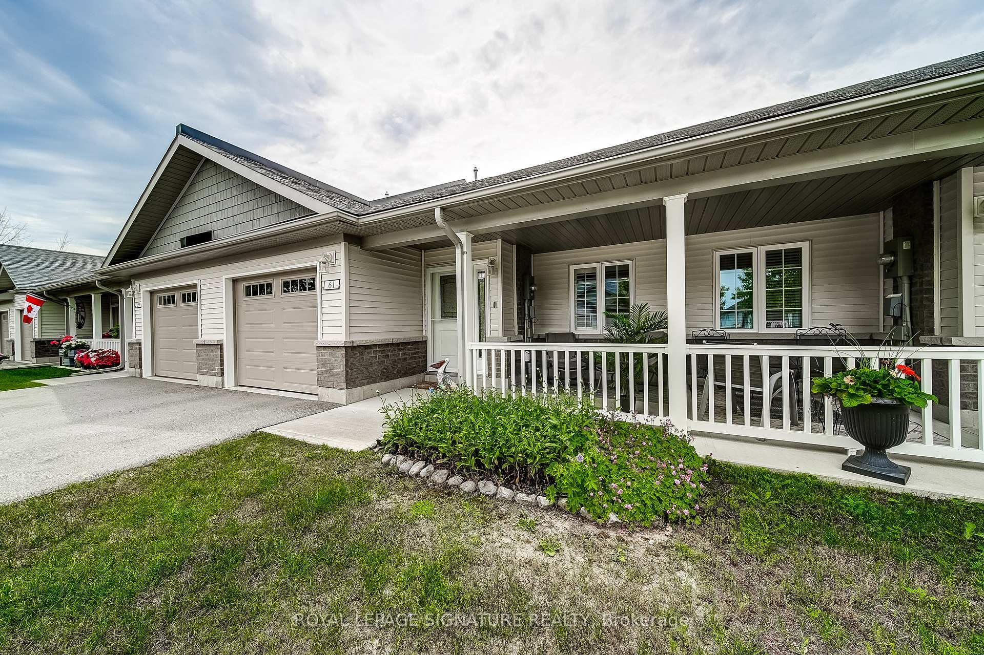 Photo 2 of 61 Ivy Crescent, Wasaga Beach — HOMEH