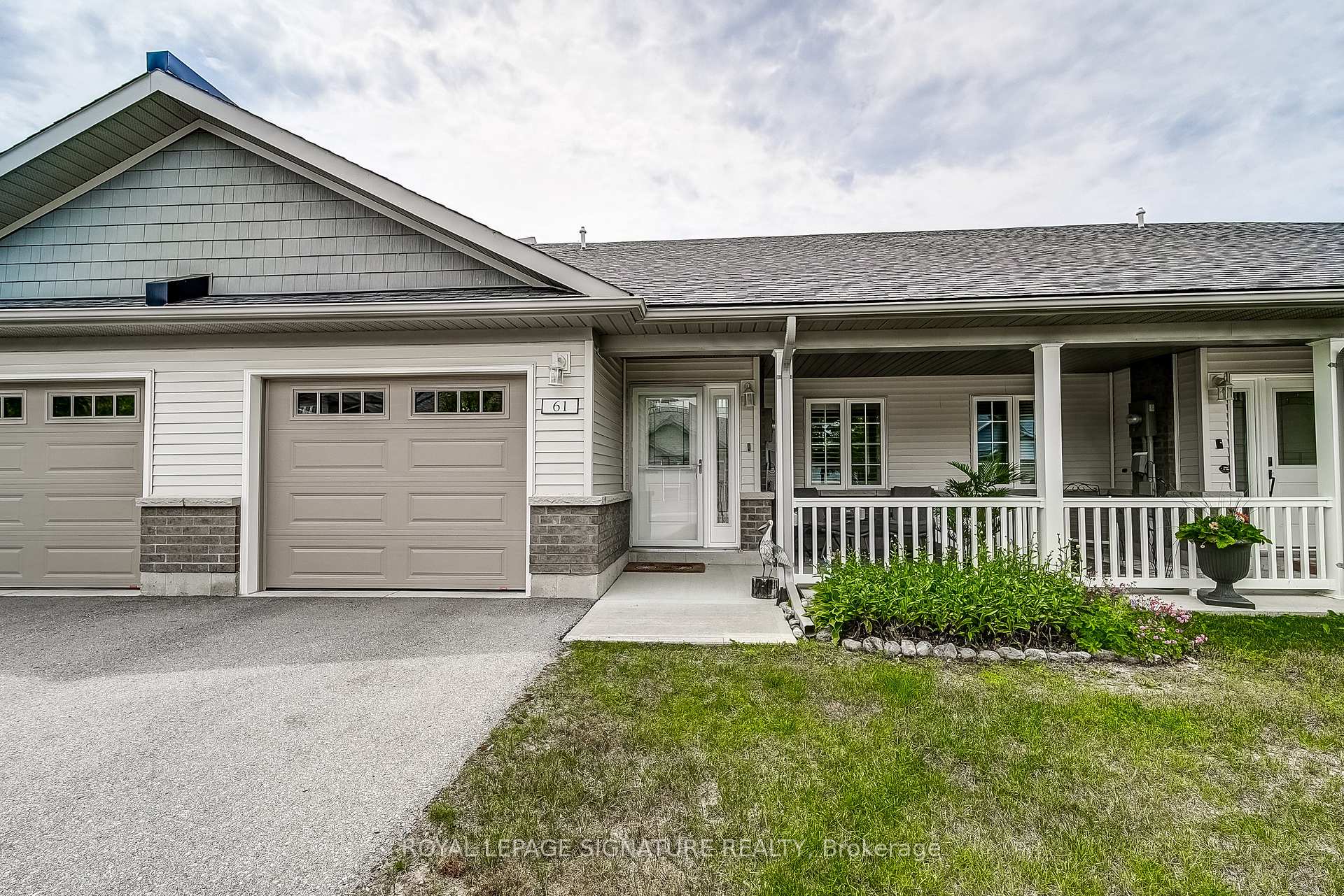 Photo 3 of 61 Ivy Crescent, Wasaga Beach — HOMEH