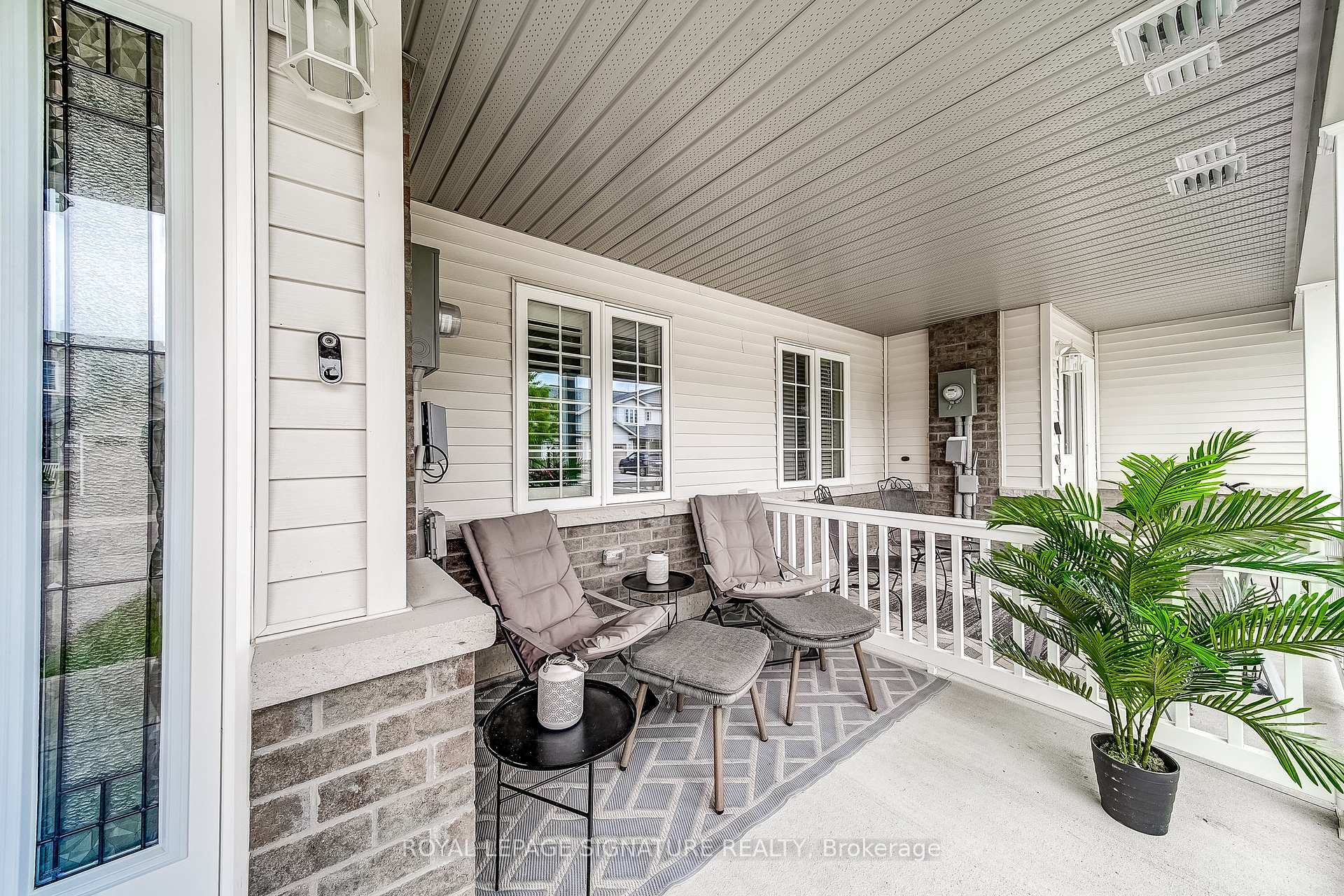 Photo 4 of 61 Ivy Crescent, Wasaga Beach — HOMEH