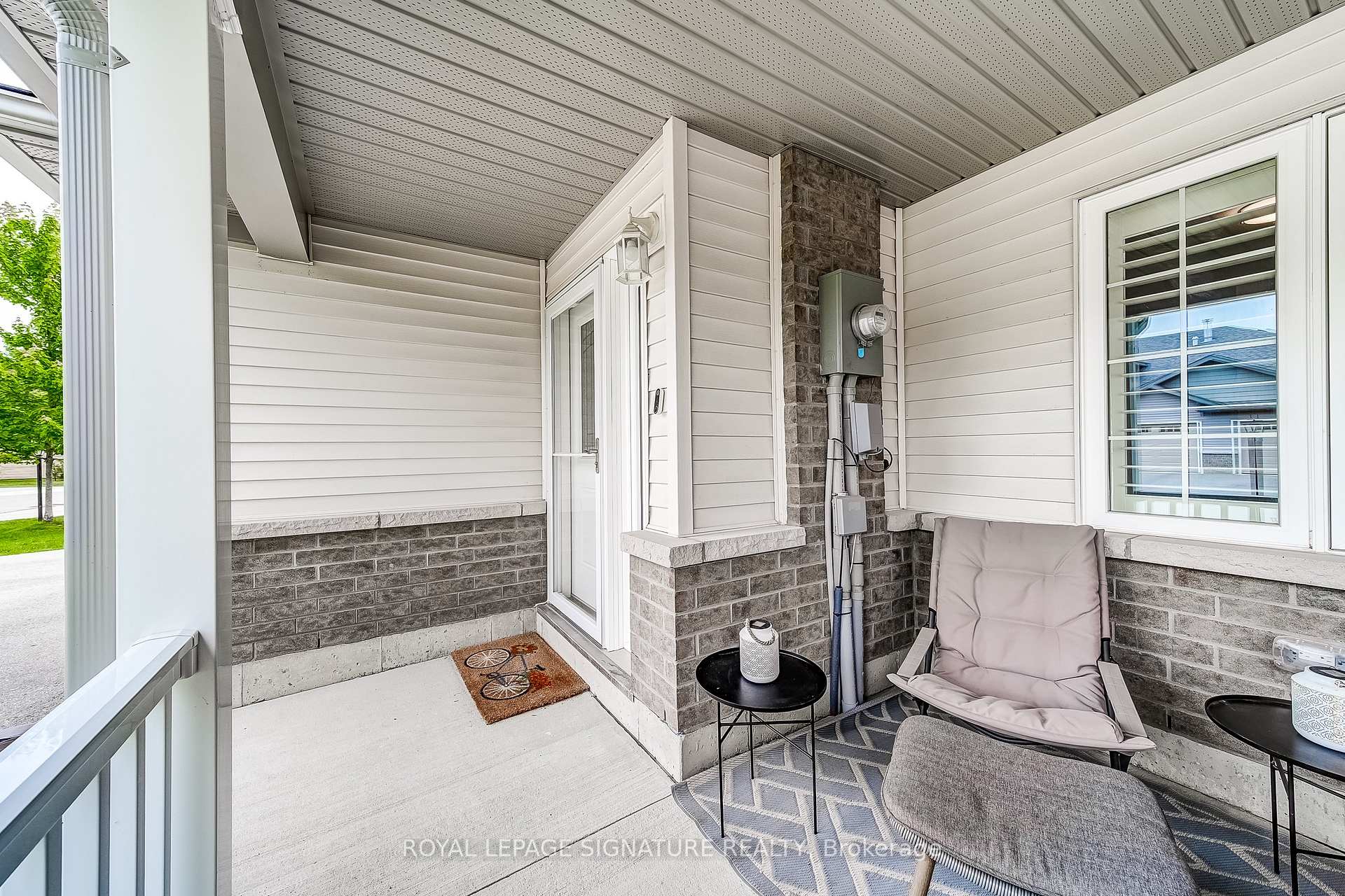 Photo 5 of 61 Ivy Crescent, Wasaga Beach — HOMEH