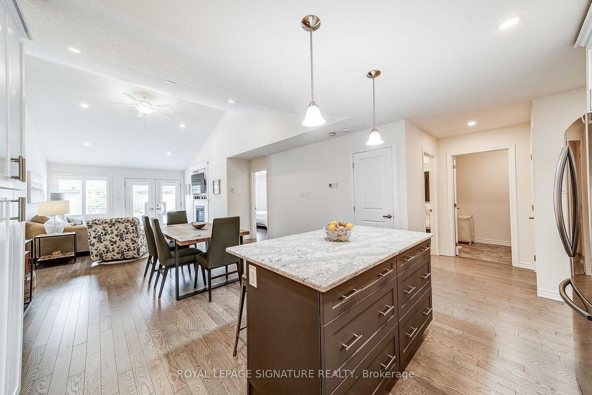 Photo 16 of 61 Ivy Crescent, Wasaga Beach — HOMEH
