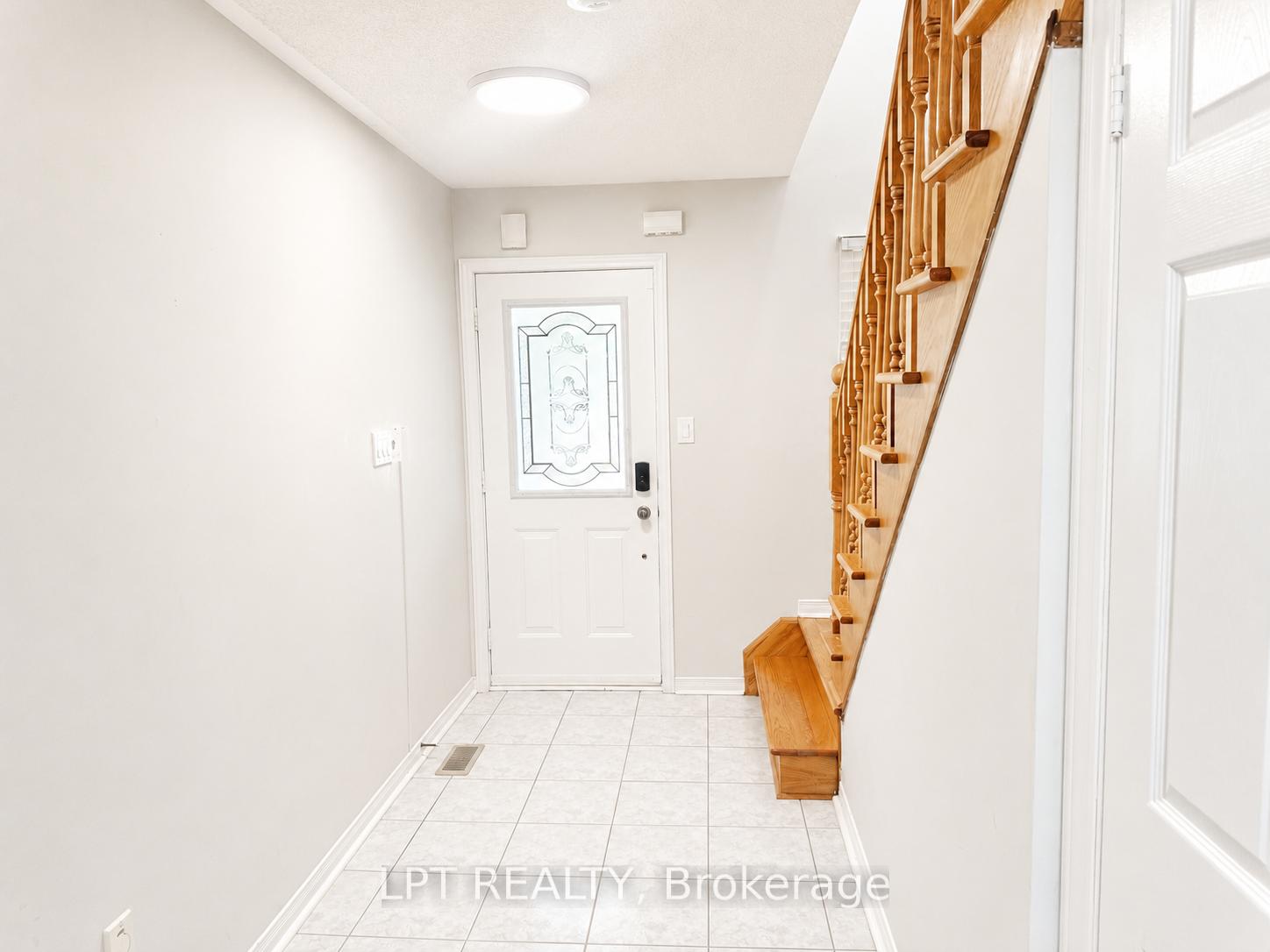 Photo 3 of Unit Main & 2nd Floor, 135 Warren Bradley Street, Markham, Berczy — HOMEH