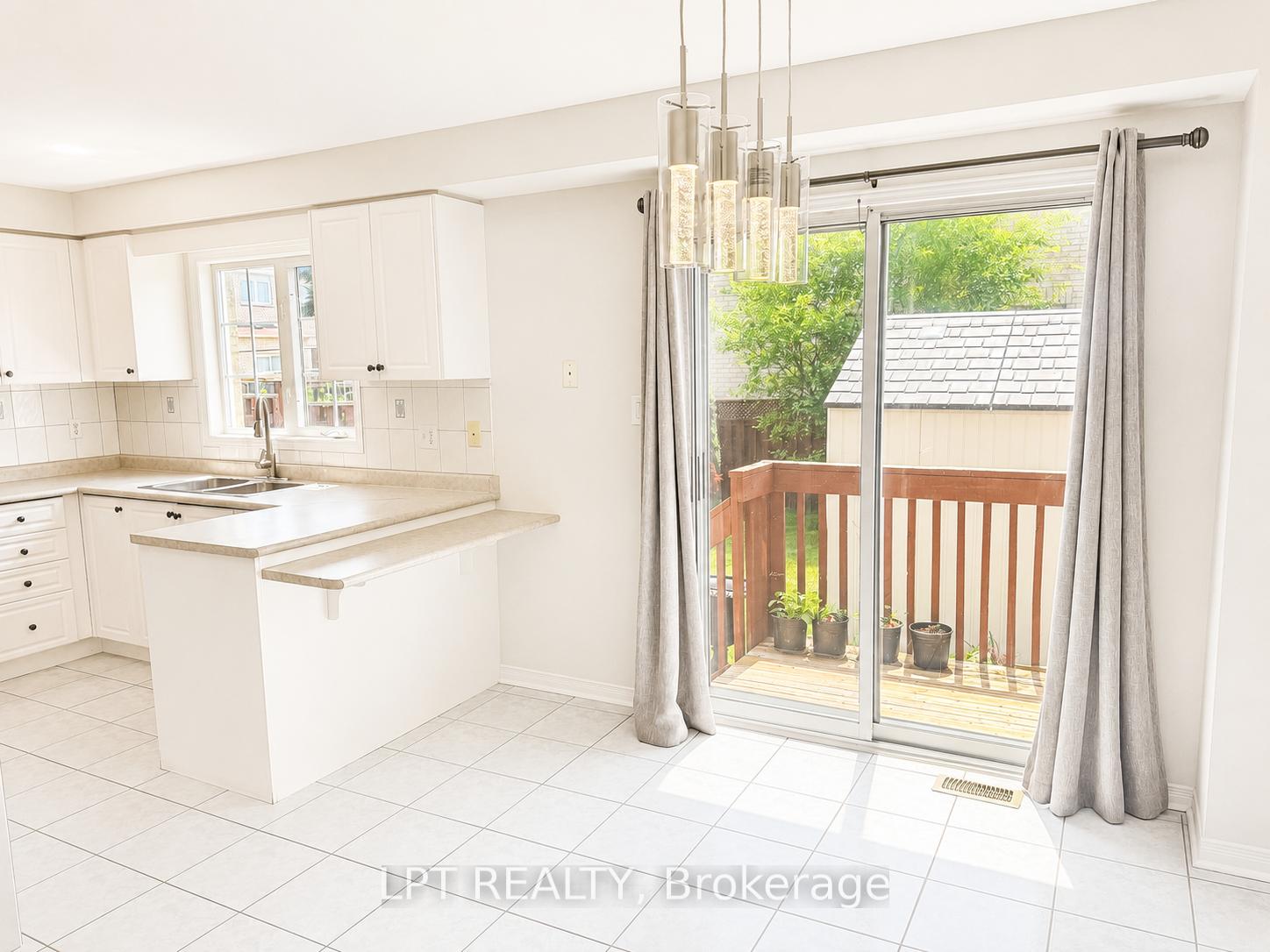 Photo 6 of Unit Main & 2nd Floor, 135 Warren Bradley Street, Markham, Berczy — HOMEH