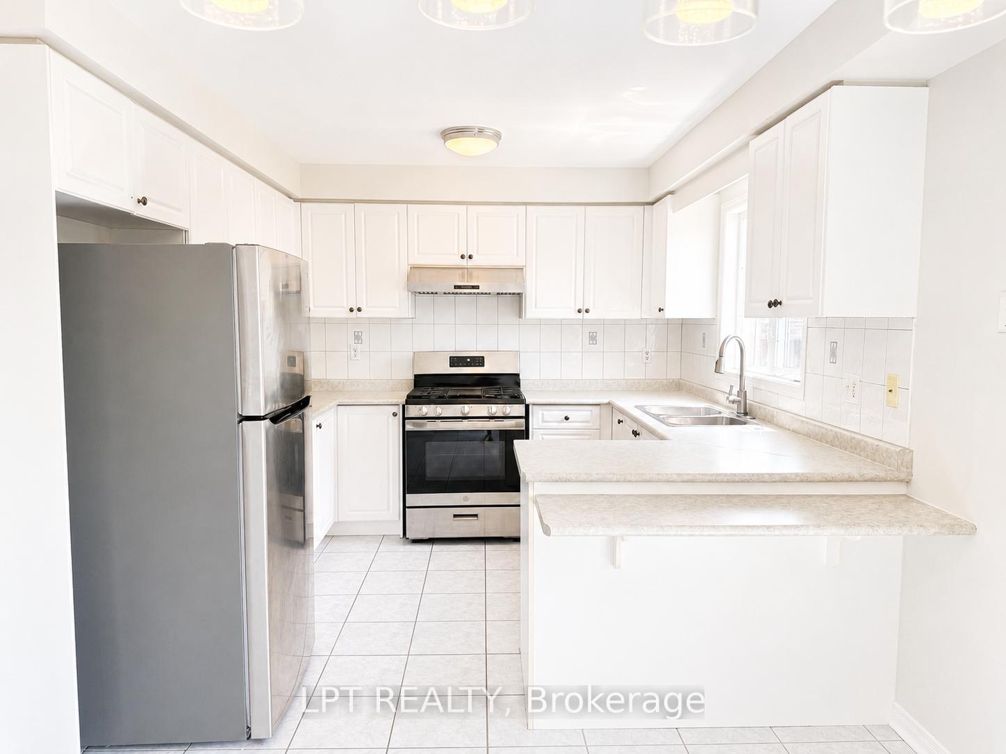 Photo 7 of Unit Main & 2nd Floor, 135 Warren Bradley Street, Markham, Berczy — HOMEH