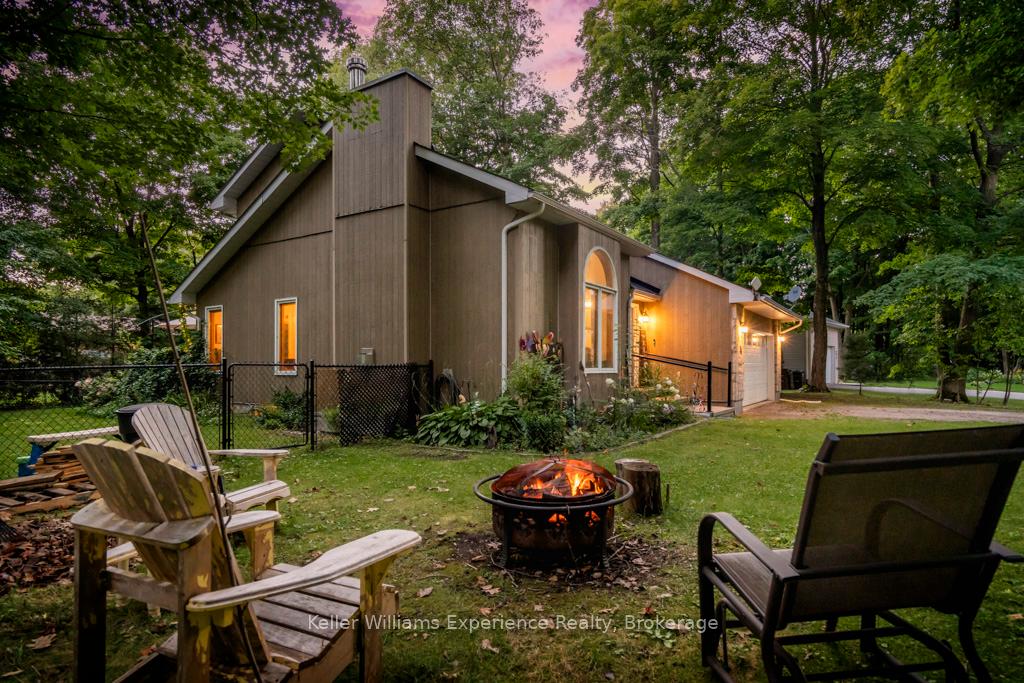 Photo 1 of 14 Oneida Crescent, Tiny, Rural Tiny — HOMEH