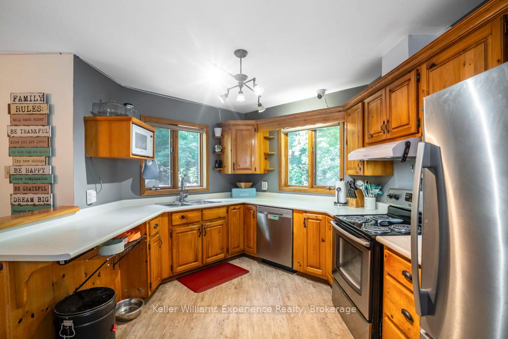 Photo 9 of 14 Oneida Crescent, Tiny, Rural Tiny — HOMEH