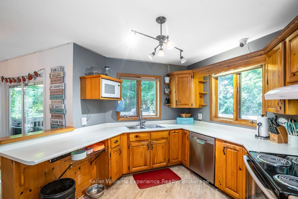 Photo 12 of 14 Oneida Crescent, Tiny, Rural Tiny — HOMEH