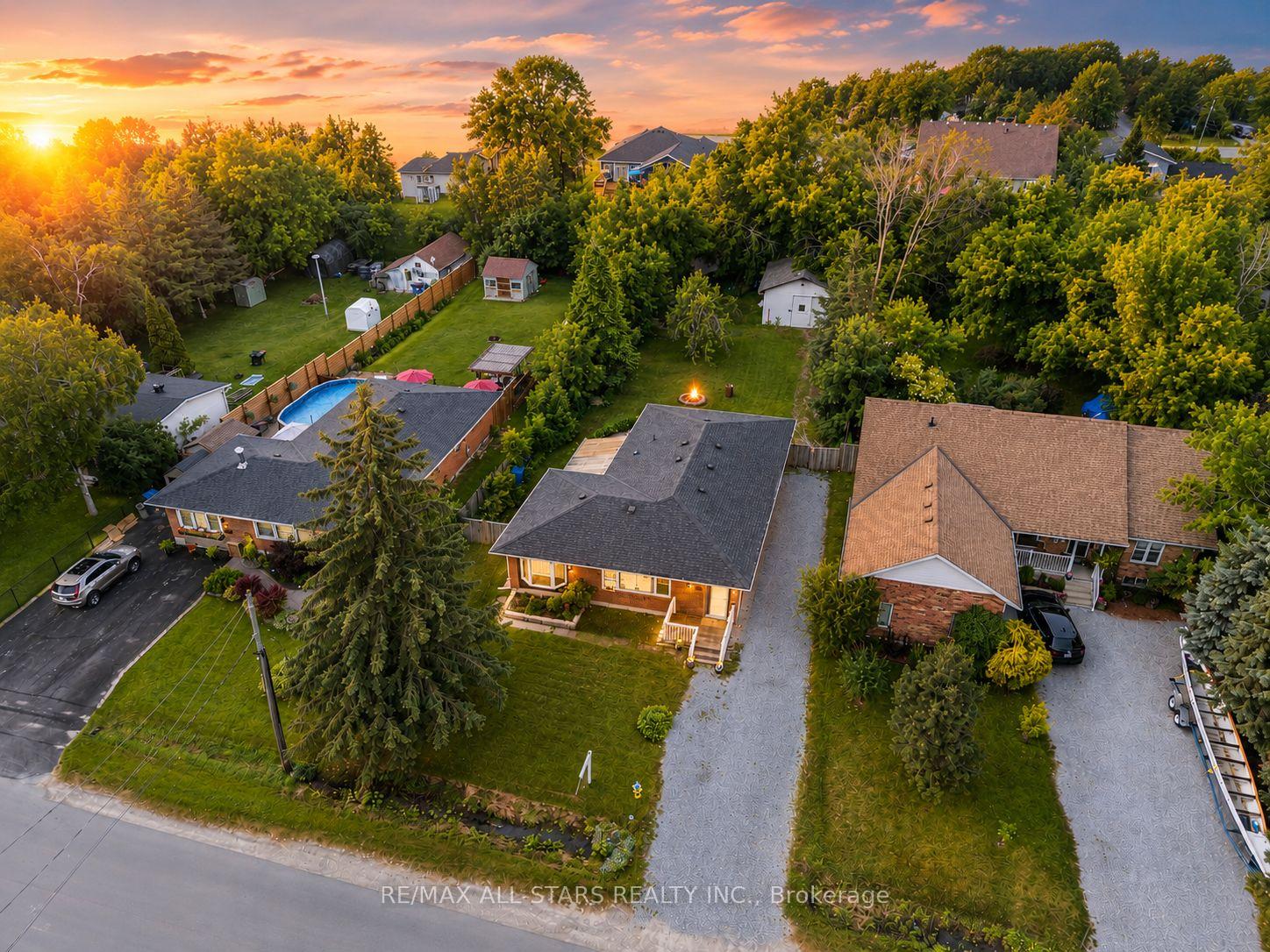 Photo 2 of 340 Walter Drive, Georgina, Keswick South — HOMEH