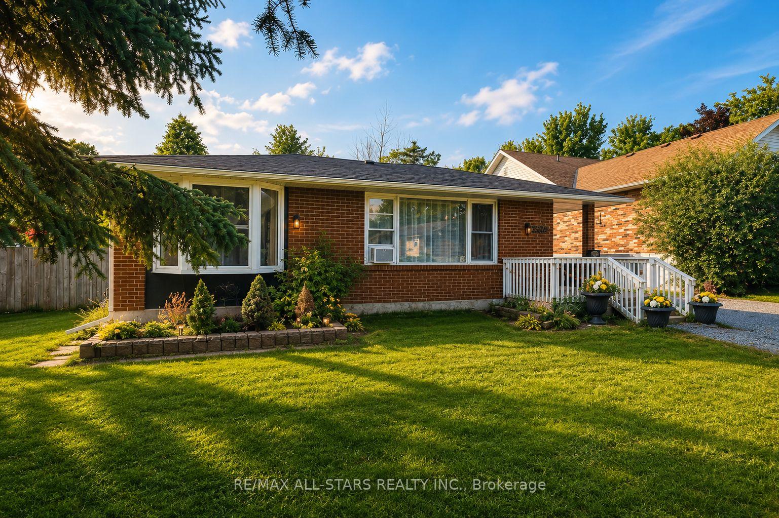 Photo 1 of 340 Walter Drive, Georgina, Keswick South — HOMEH