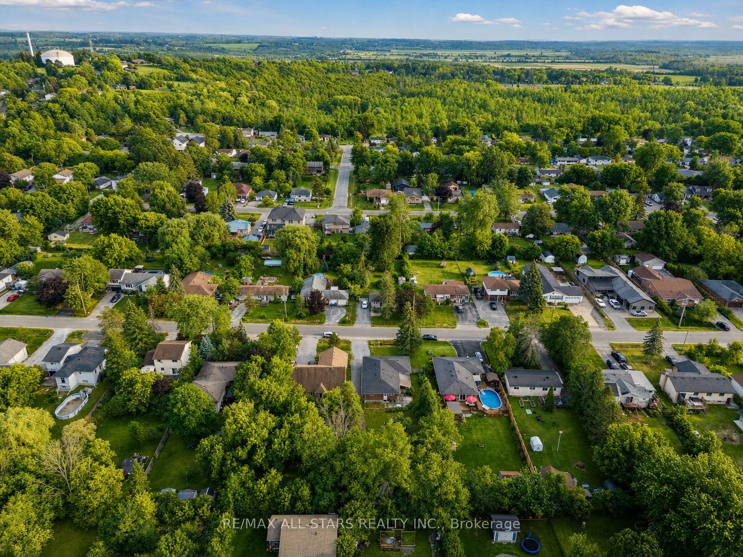 Photo 47 of 340 Walter Drive, Georgina, Keswick South — HOMEH