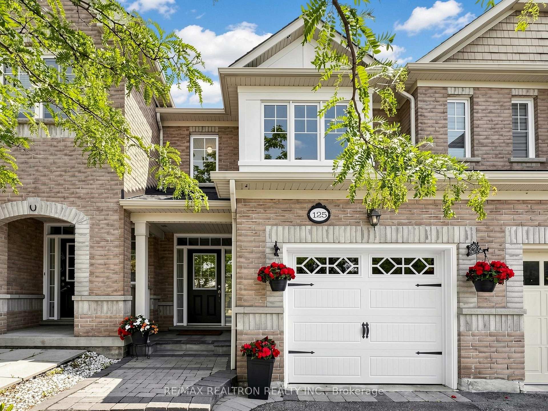 Photo 2 of 125 Silverwood Circle, Ajax, Central East — HOMEH