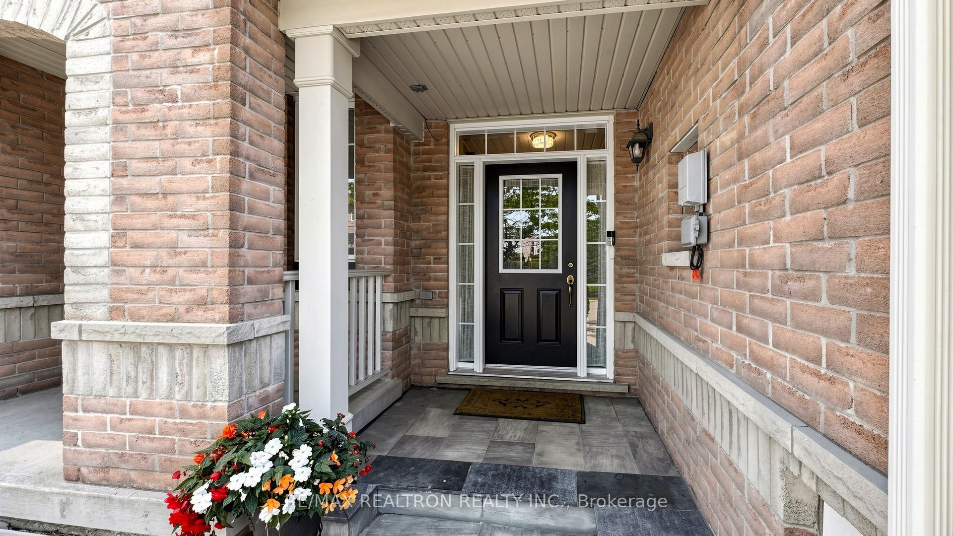 Photo 3 of 125 Silverwood Circle, Ajax, Central East — HOMEH
