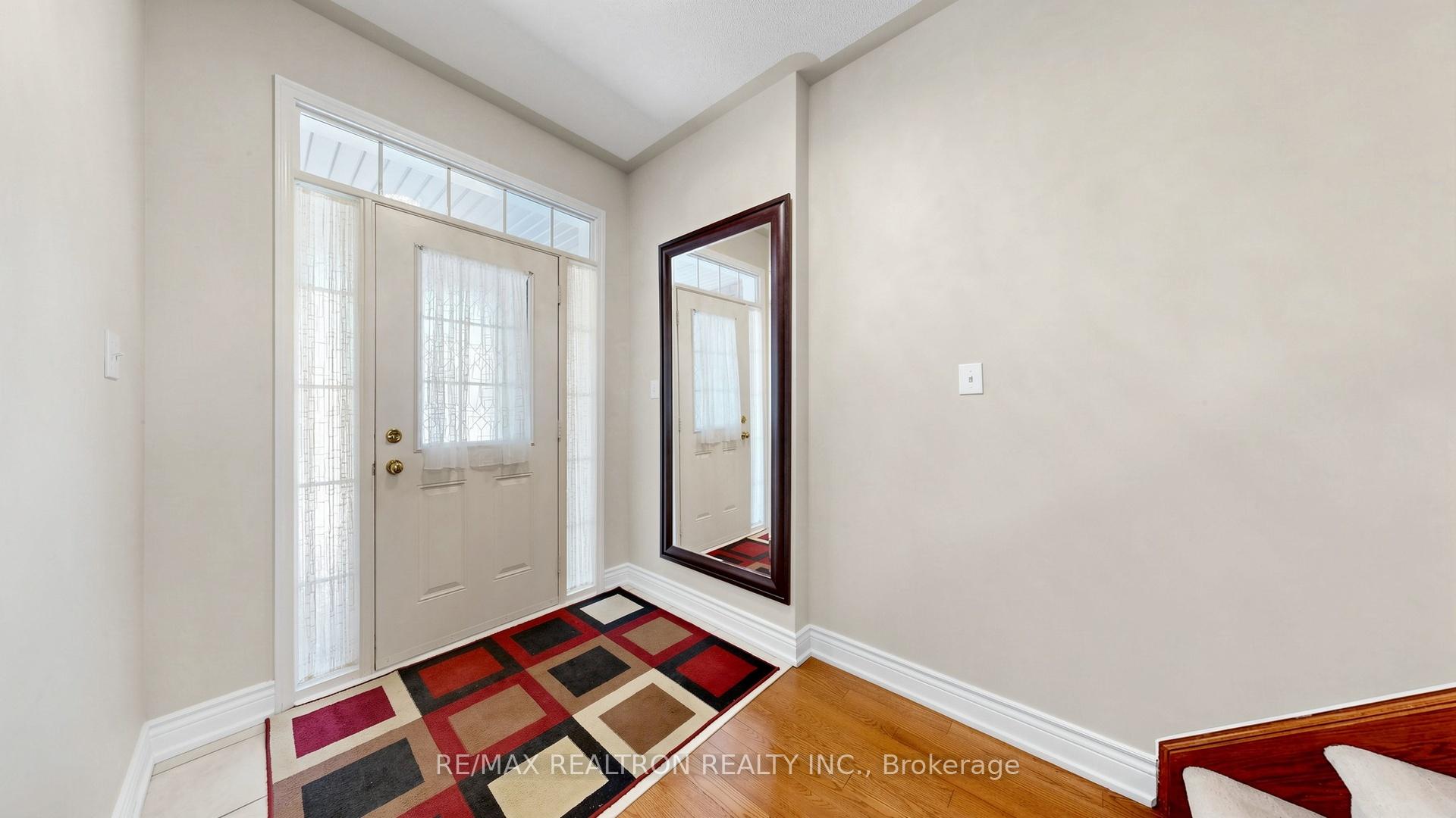 Photo 4 of 125 Silverwood Circle, Ajax, Central East — HOMEH