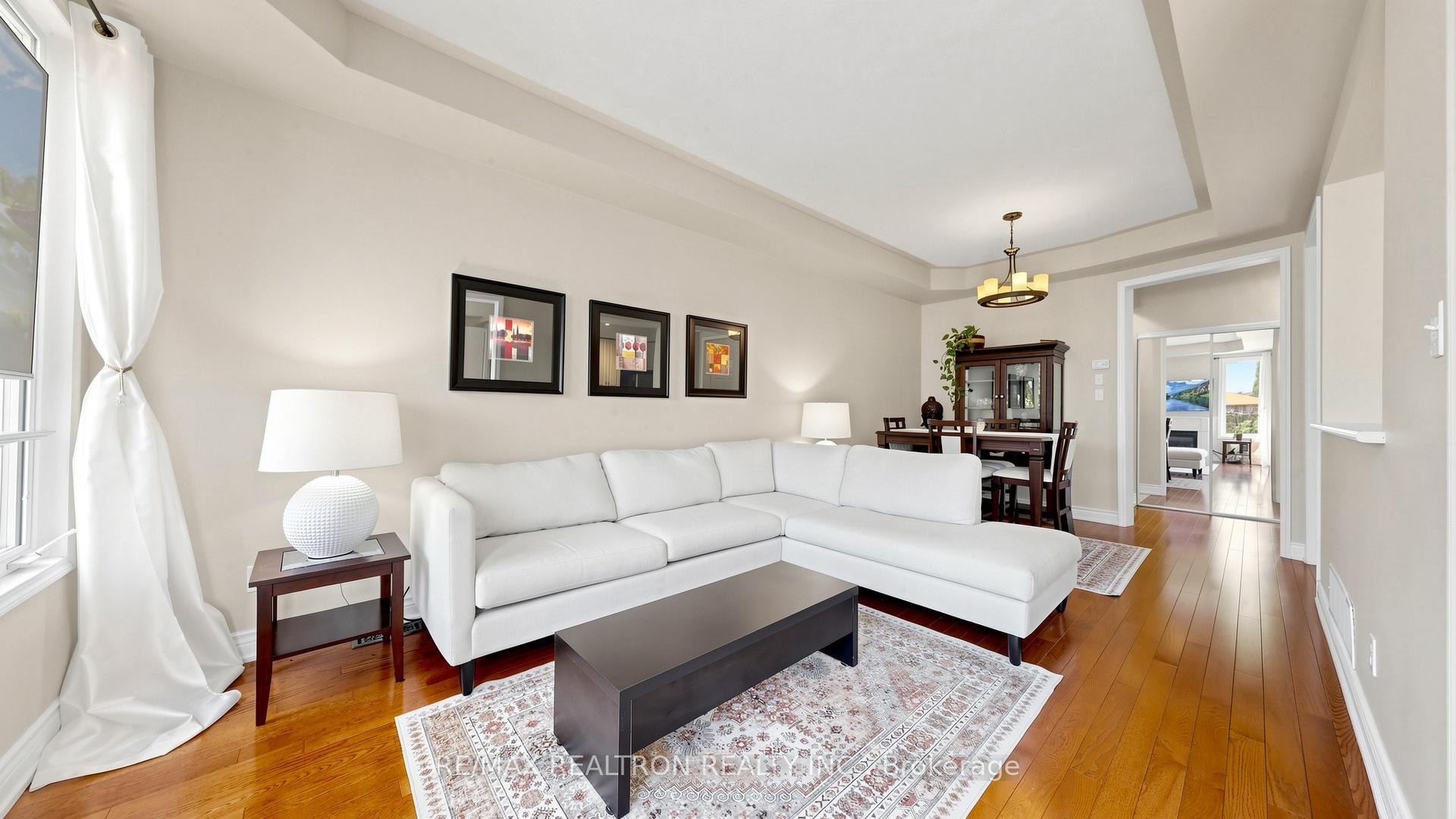 Photo 6 of 125 Silverwood Circle, Ajax, Central East — HOMEH