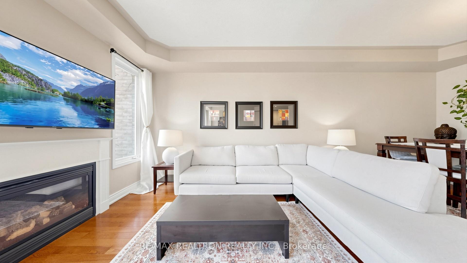 Photo 7 of 125 Silverwood Circle, Ajax, Central East — HOMEH