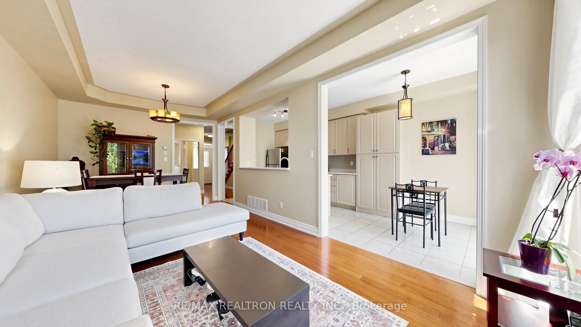 Photo 9 of 125 Silverwood Circle, Ajax, Central East — HOMEH