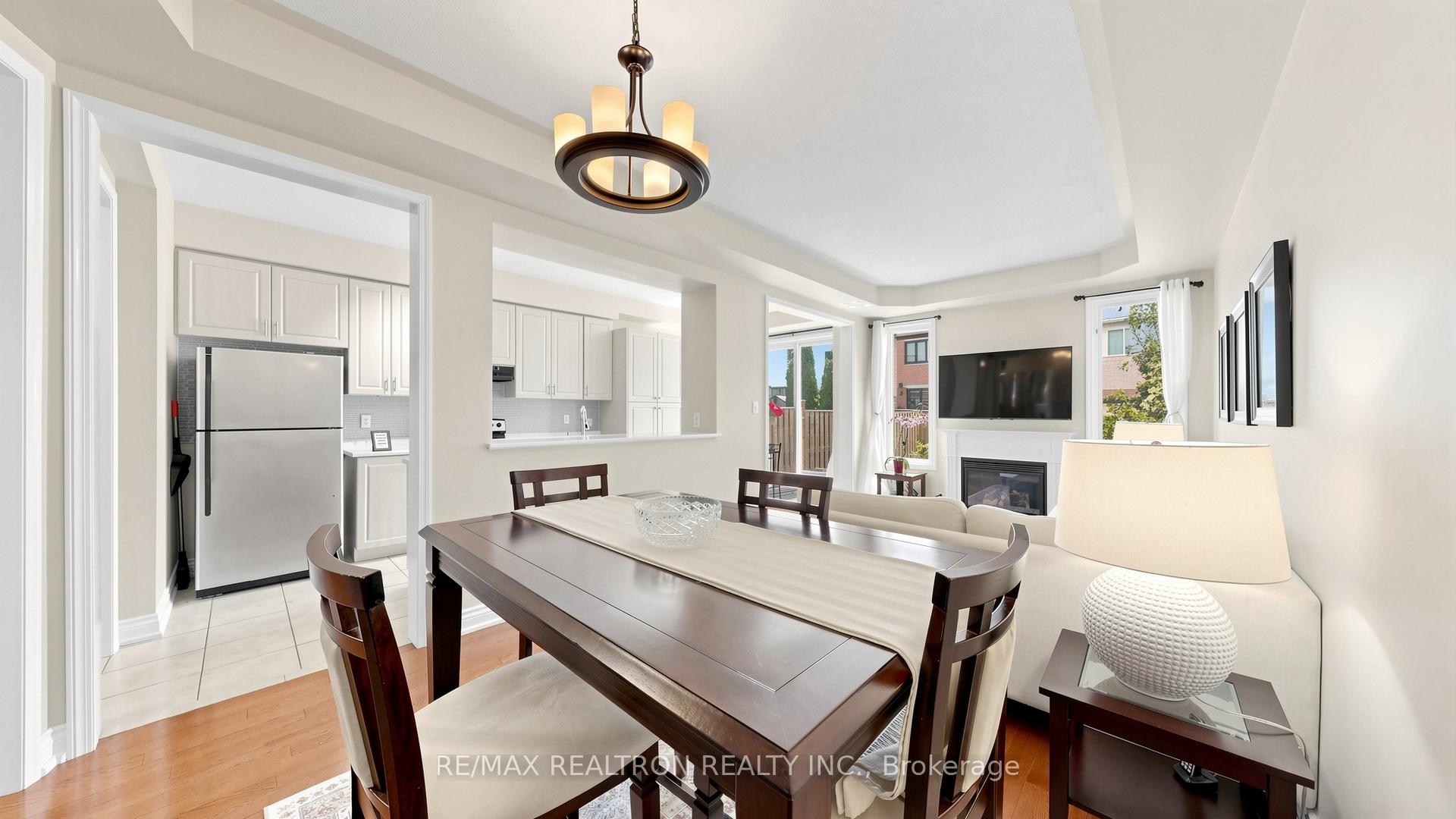 Photo 11 of 125 Silverwood Circle, Ajax, Central East — HOMEH