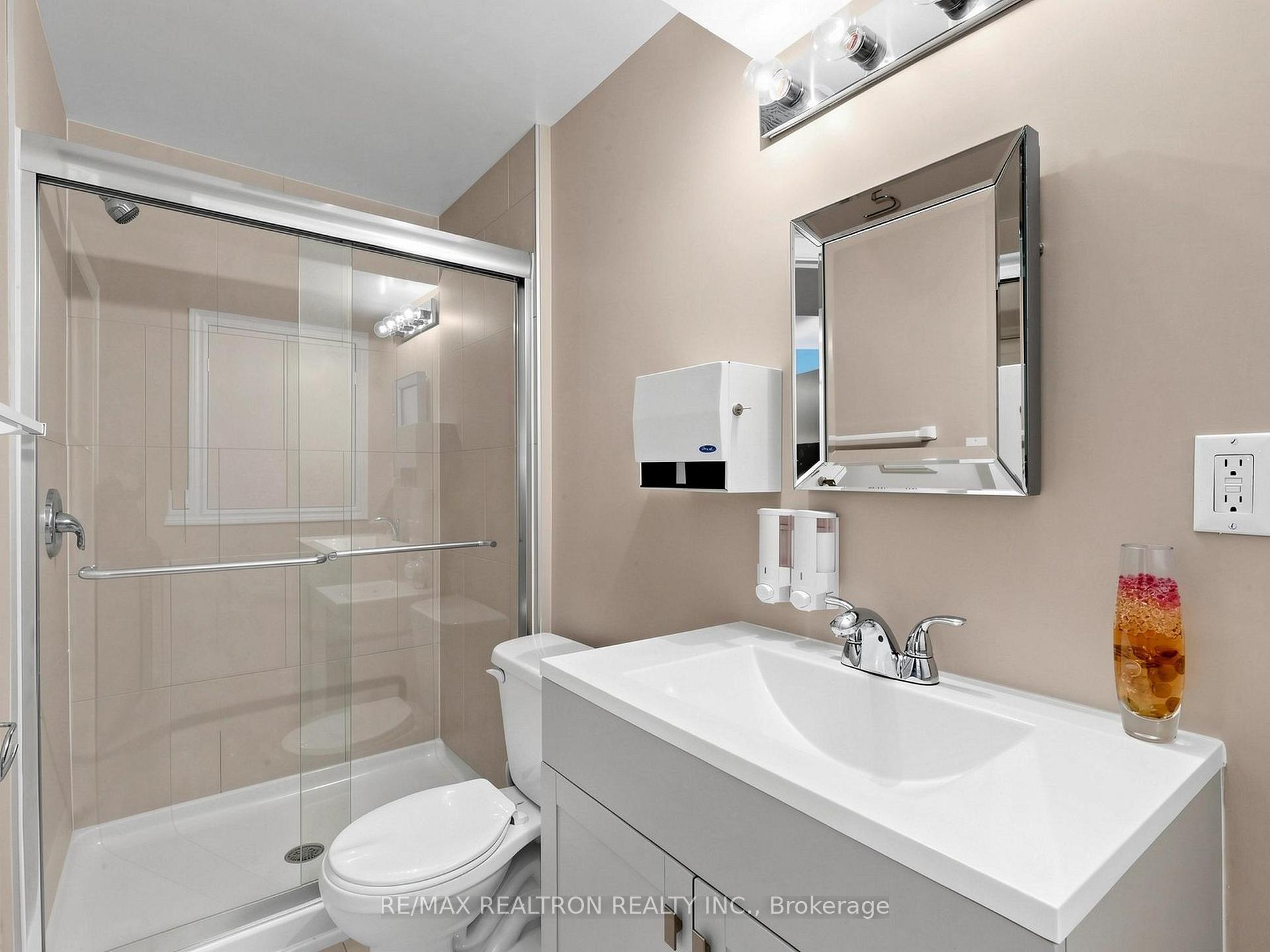 Photo 37 of 125 Silverwood Circle, Ajax, Central East — HOMEH