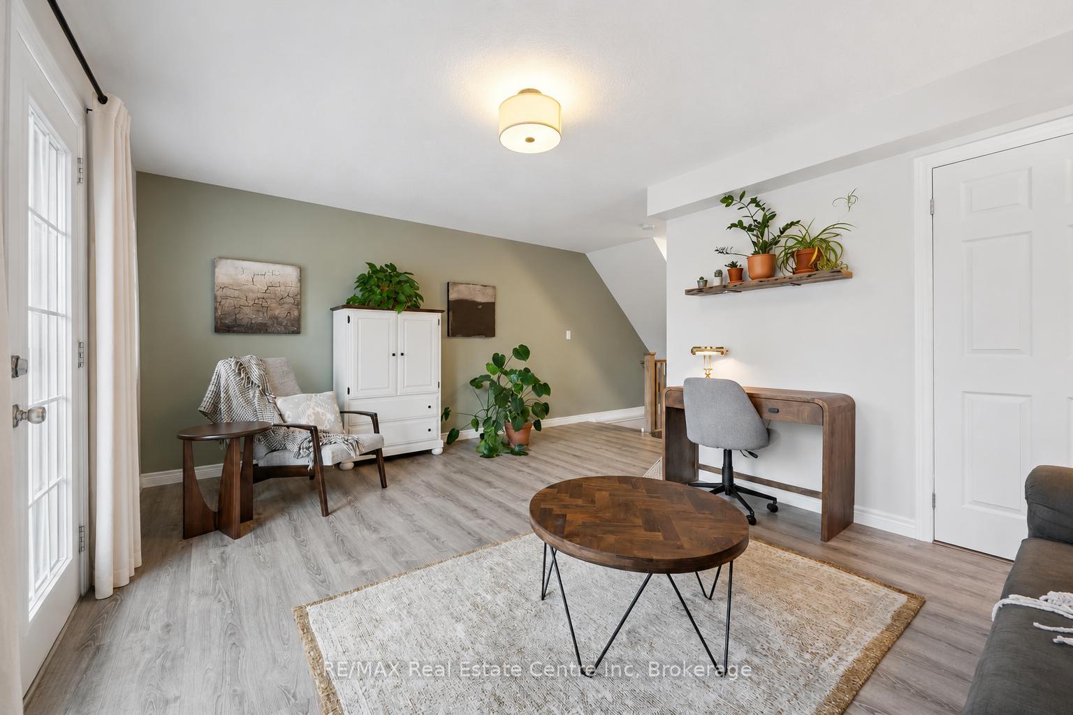 Photo 8 of Unit A, 634 Woodlawn Road, Guelph, Victoria North — HOMEH