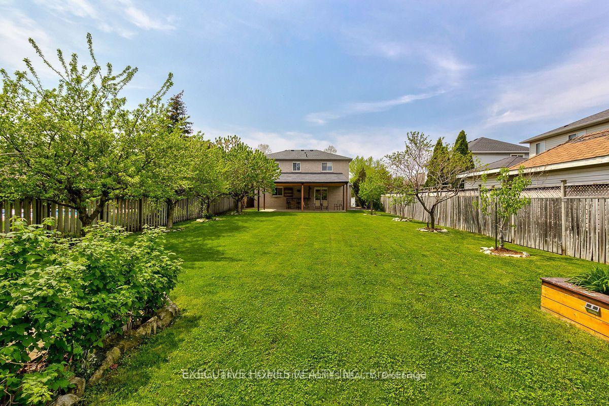 Photo 2 of 42 Richmond Crescent, Hamilton, Winona Park — HOMEH