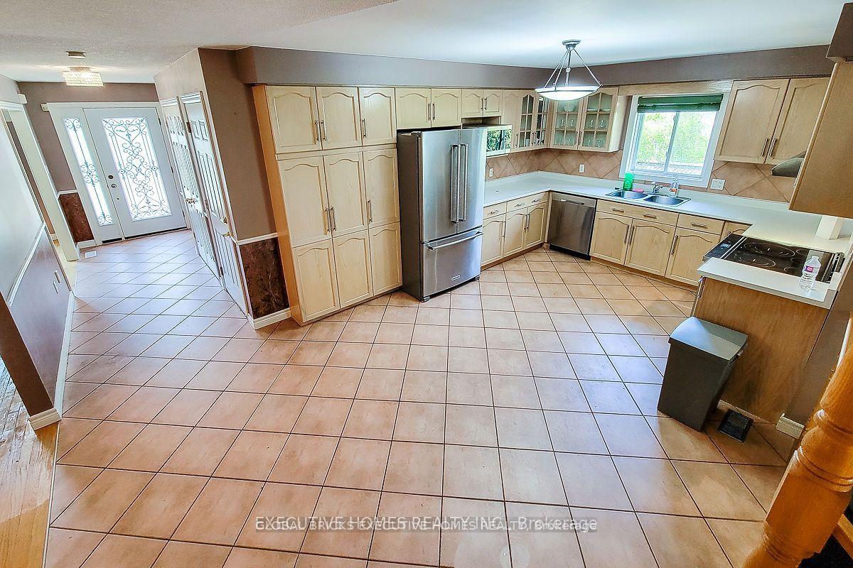 Photo 4 of 42 Richmond Crescent, Hamilton, Winona Park — HOMEH