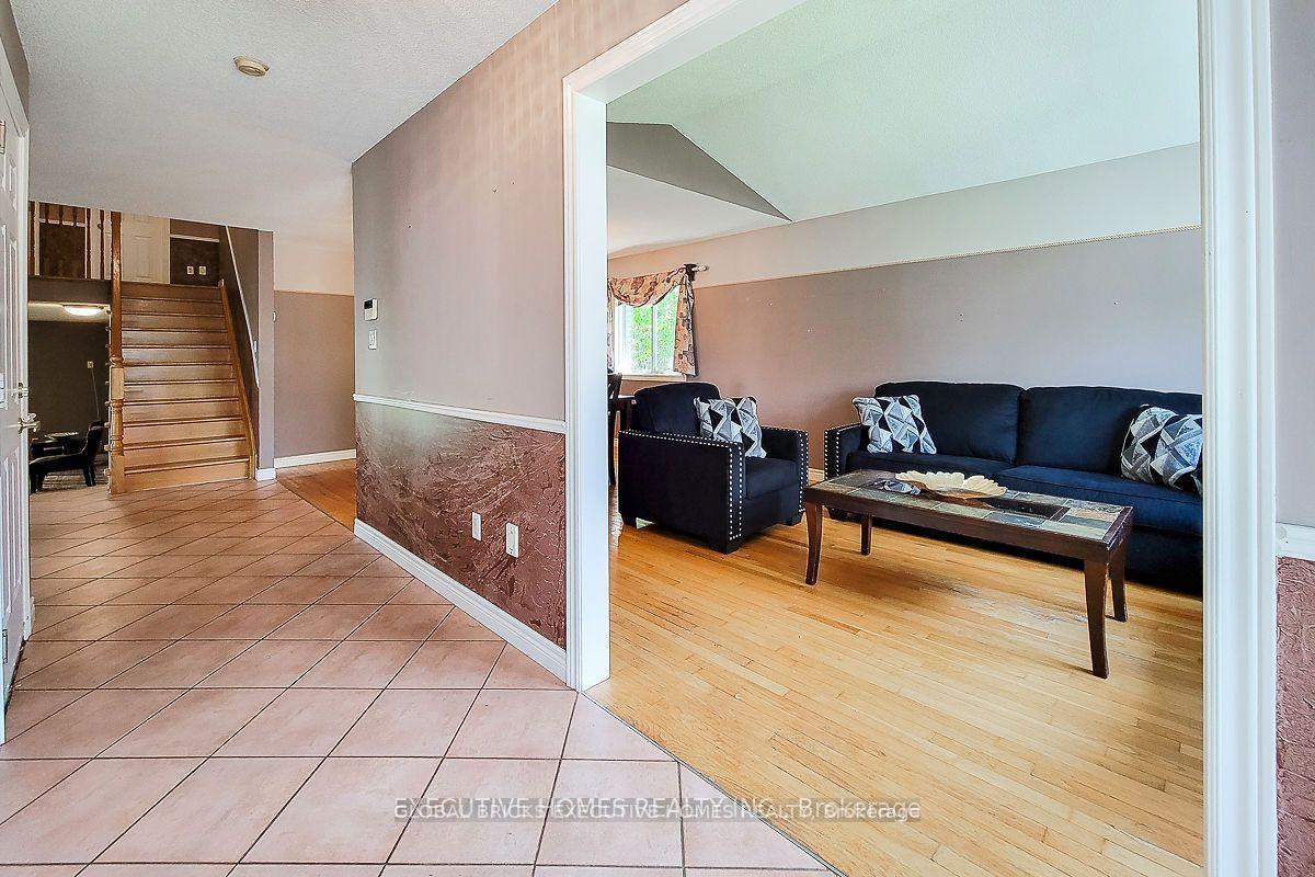 Photo 5 of 42 Richmond Crescent, Hamilton, Winona Park — HOMEH