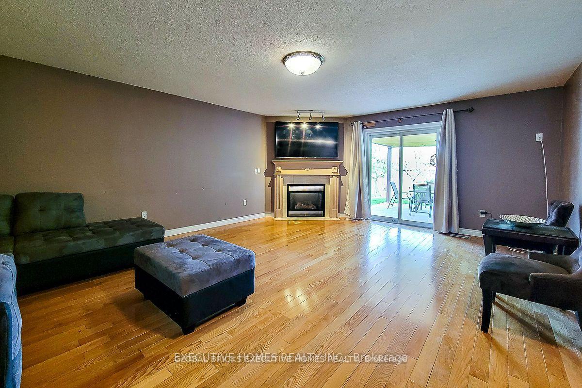 Photo 8 of 42 Richmond Crescent, Hamilton, Winona Park — HOMEH