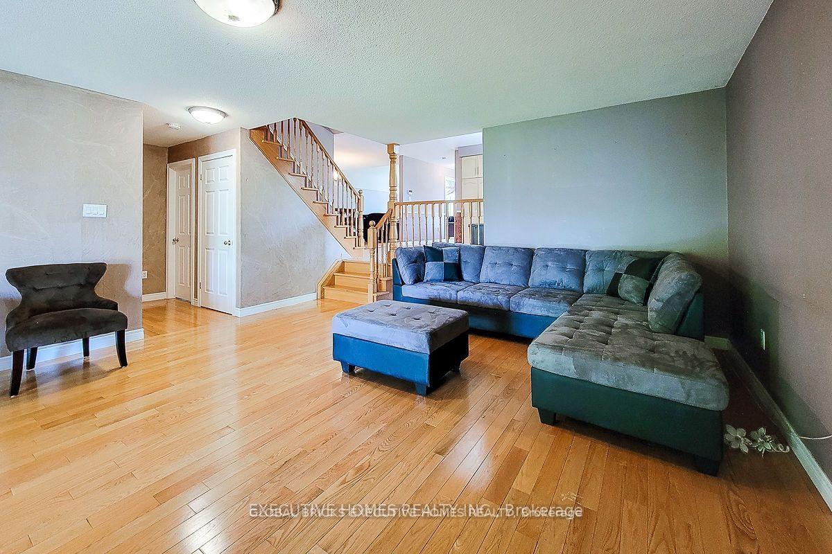 Photo 9 of 42 Richmond Crescent, Hamilton, Winona Park — HOMEH
