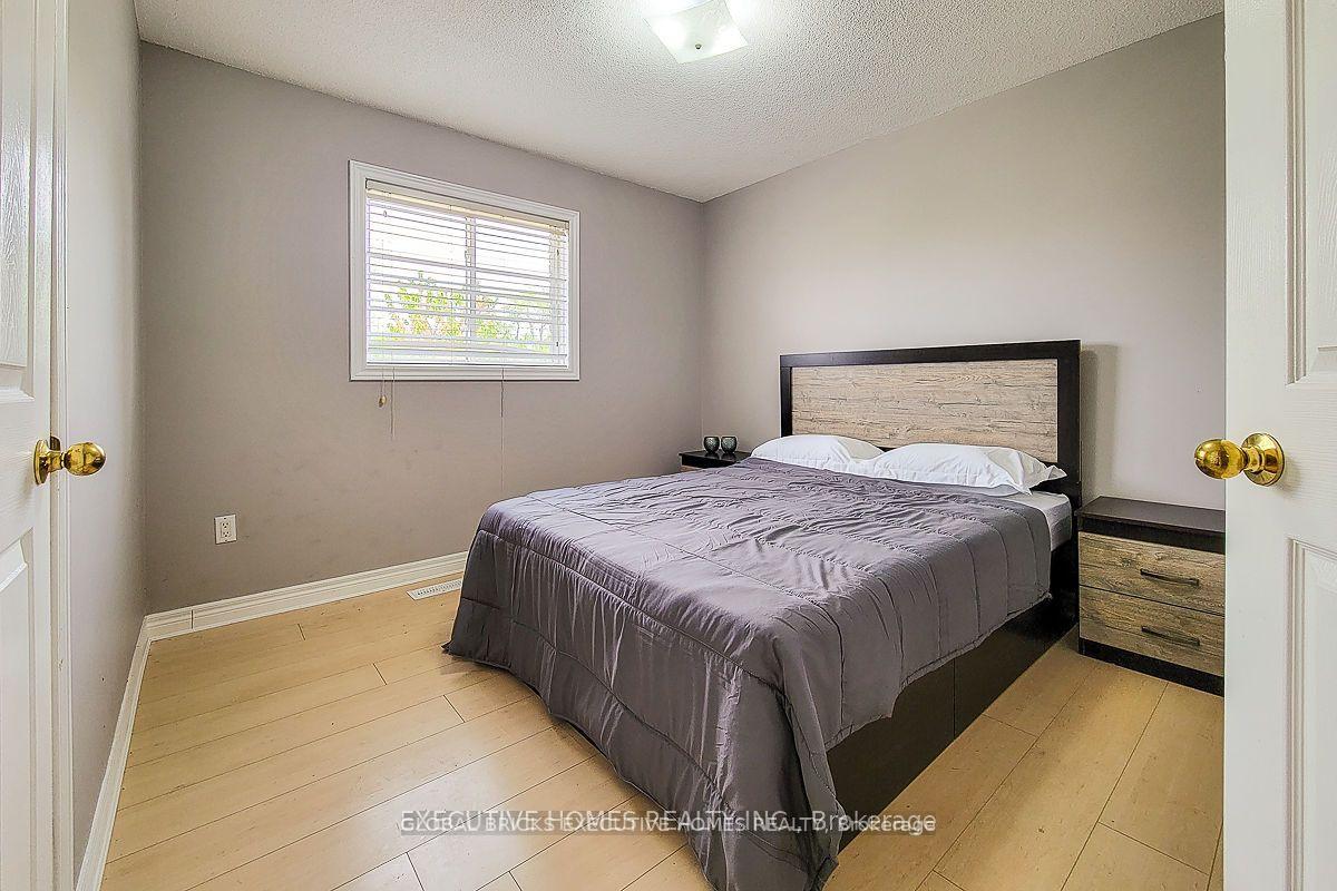 Photo 12 of 42 Richmond Crescent, Hamilton, Winona Park — HOMEH