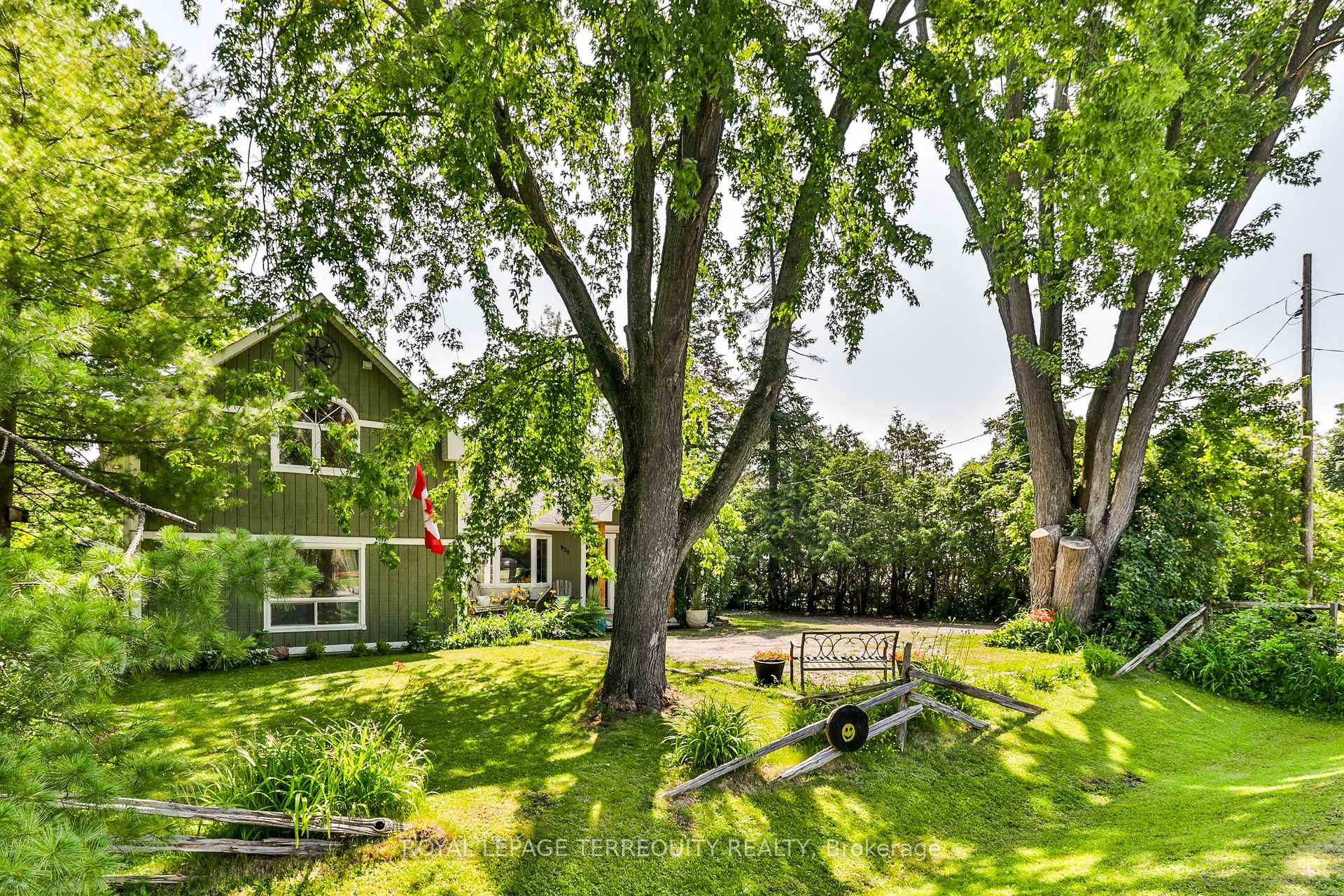 Photo 1 of 939 Corner Avenue, Innisfil, Lefroy — HOMEH