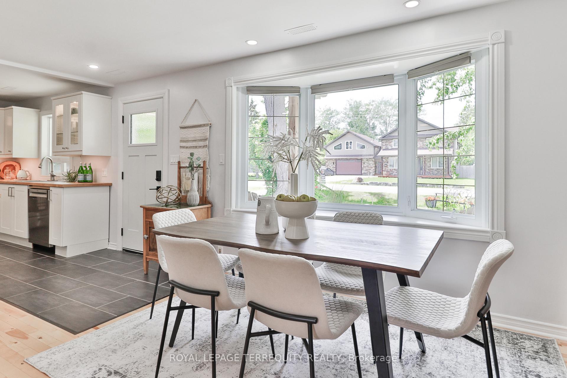 Photo 7 of 939 Corner Avenue, Innisfil, Lefroy — HOMEH