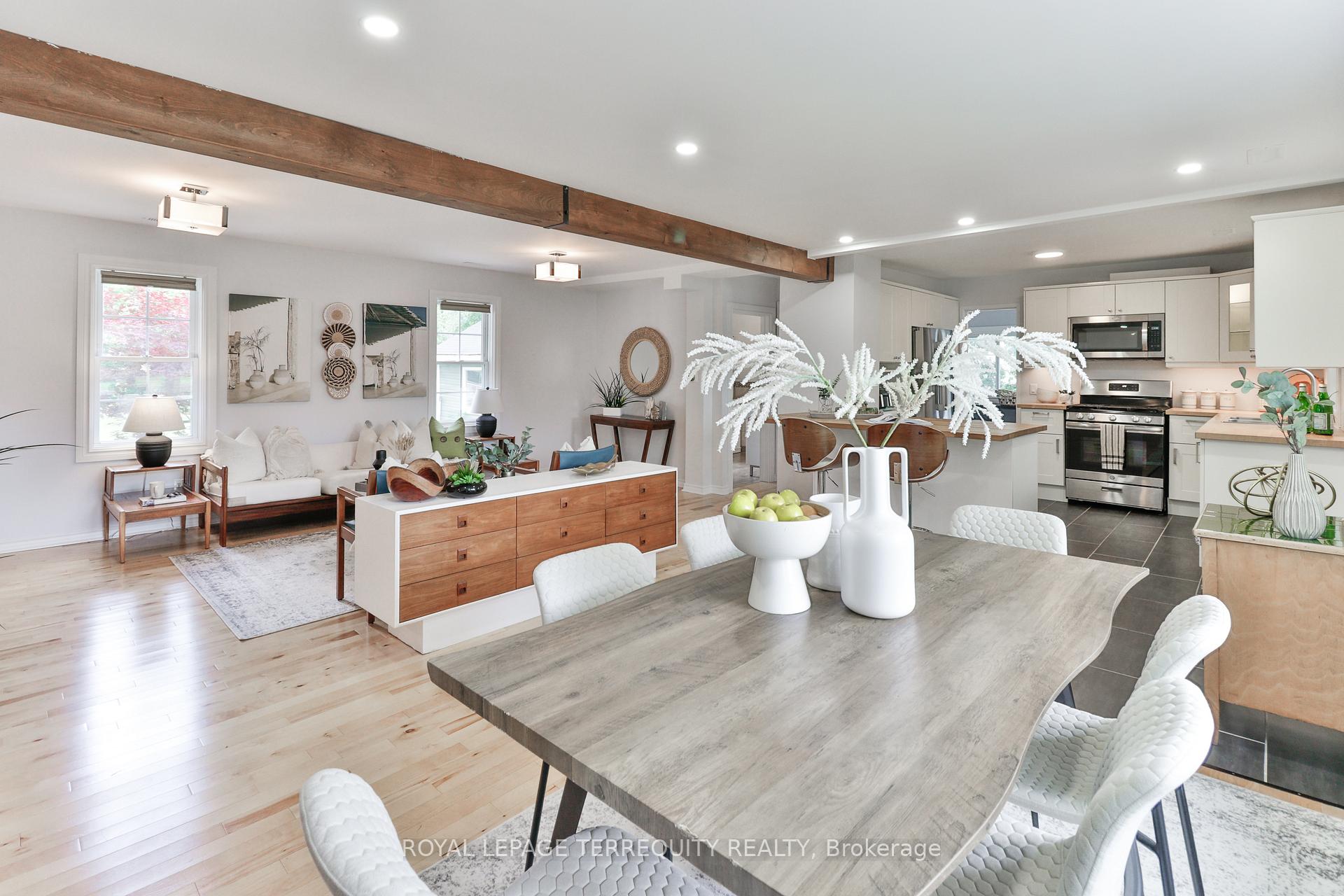 Photo 8 of 939 Corner Avenue, Innisfil, Lefroy — HOMEH