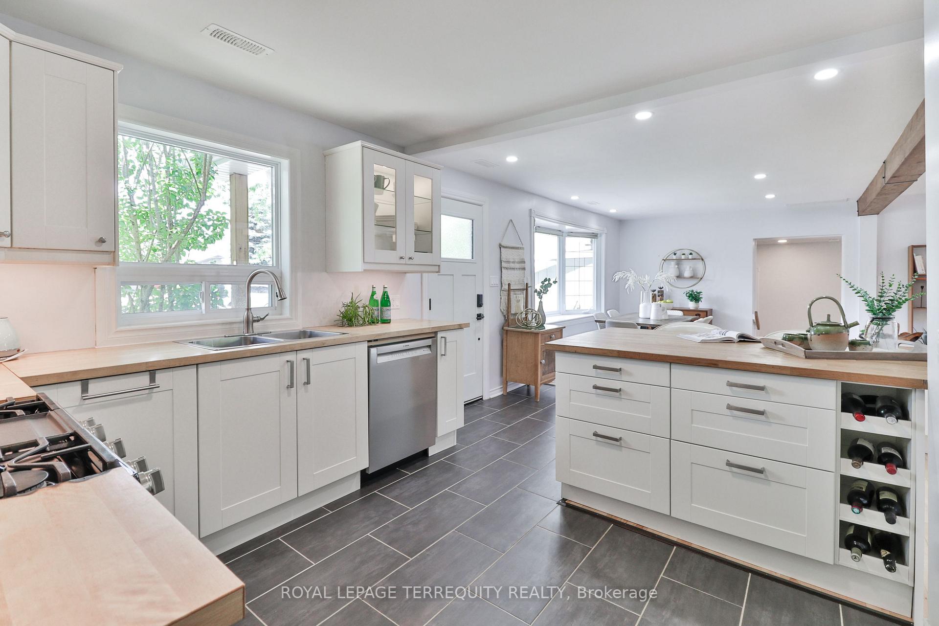 Photo 11 of 939 Corner Avenue, Innisfil, Lefroy — HOMEH
