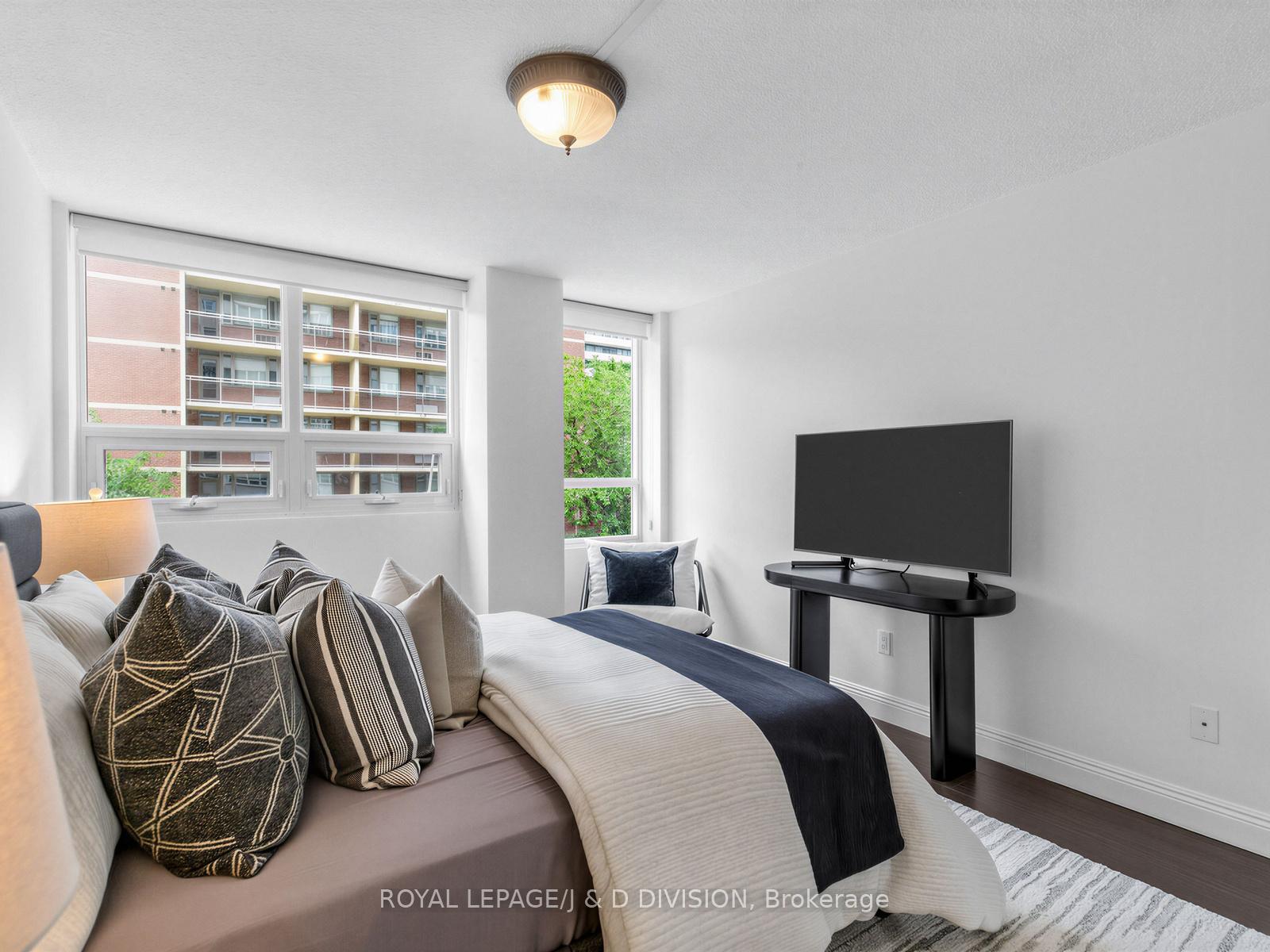Photo 17 of Unit 304, 71 Charles Street E, Toronto, Church-Yonge Corridor — HOMEH