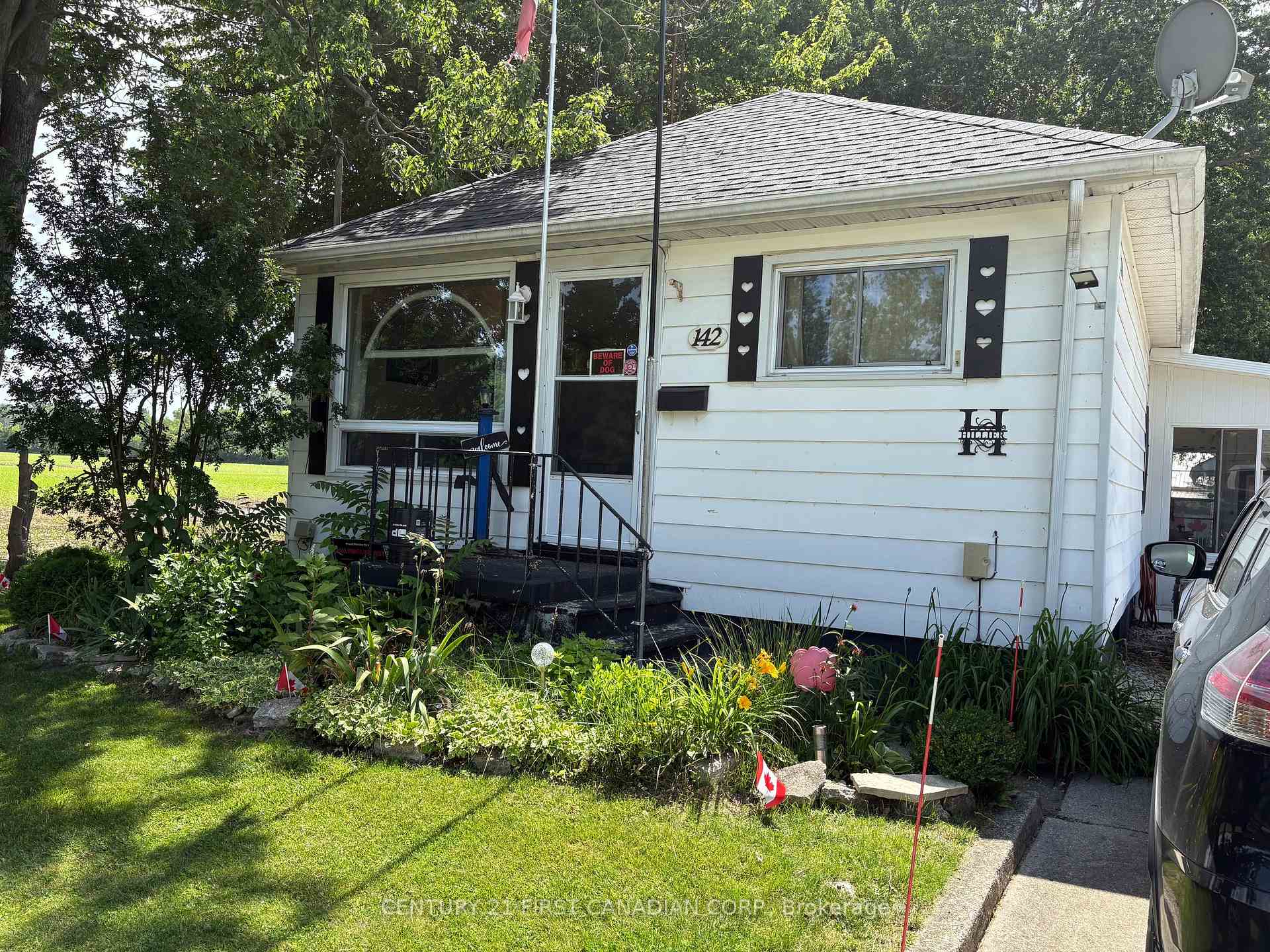Photo 2 of 142 Frederic Street W, West Elgin, West Lorne — HOMEH
