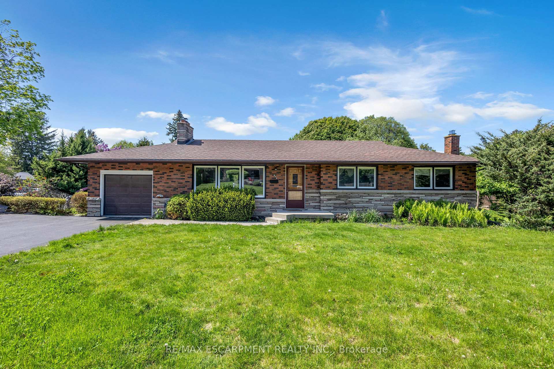Photo 1 of 626 Iroquois Avenue, Hamilton, Ancaster — HOMEH