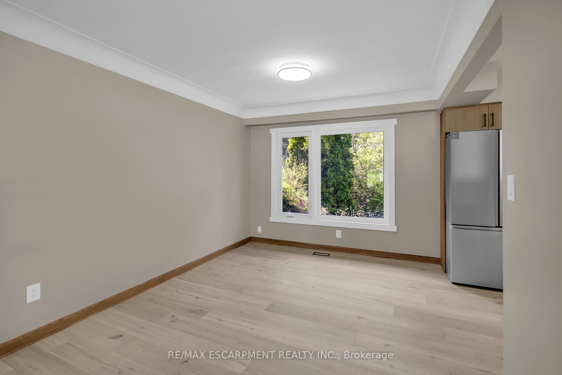 Photo 14 of 626 Iroquois Avenue, Hamilton, Ancaster — HOMEH