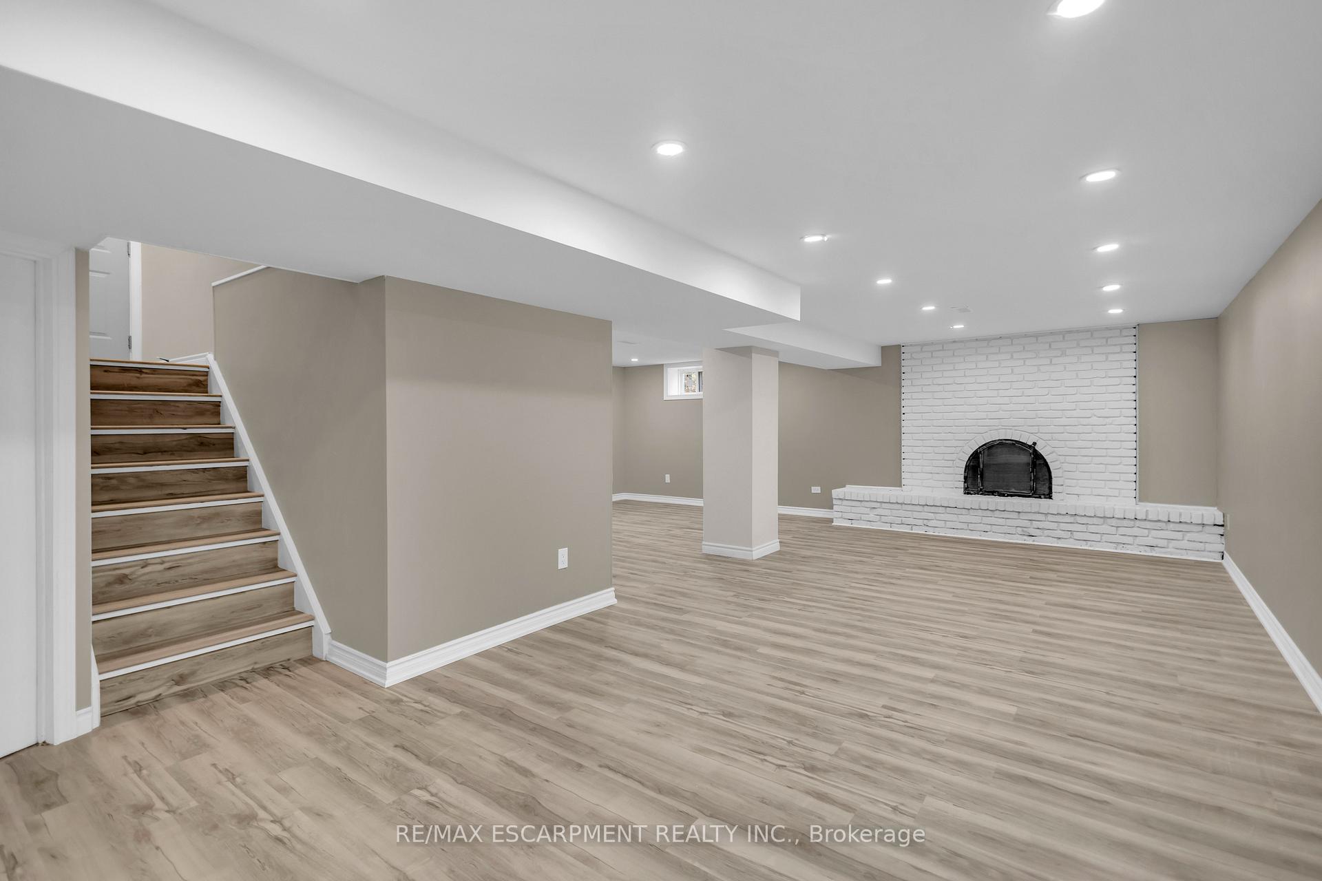 Photo 25 of 626 Iroquois Avenue, Hamilton, Ancaster — HOMEH