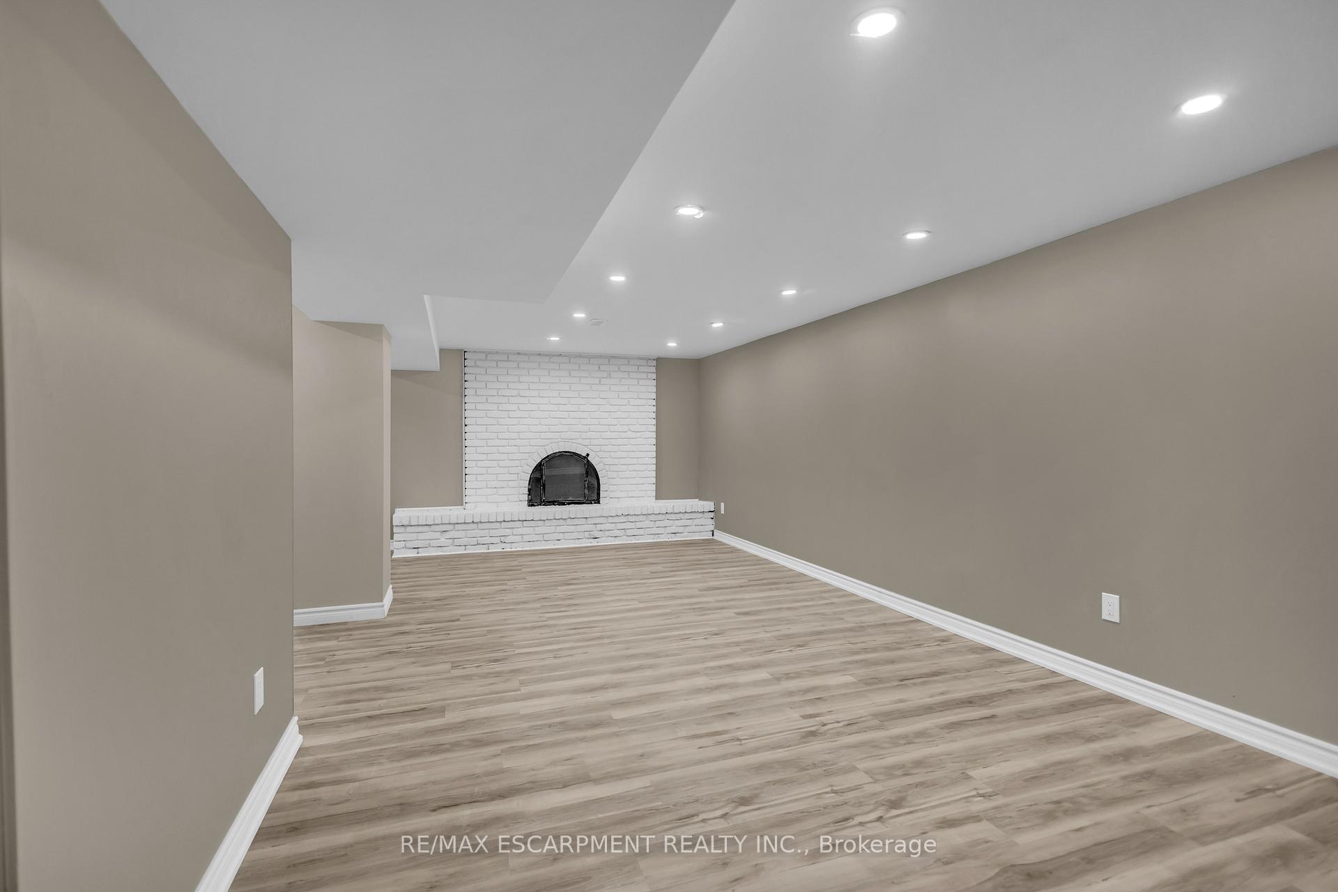 Photo 26 of 626 Iroquois Avenue, Hamilton, Ancaster — HOMEH