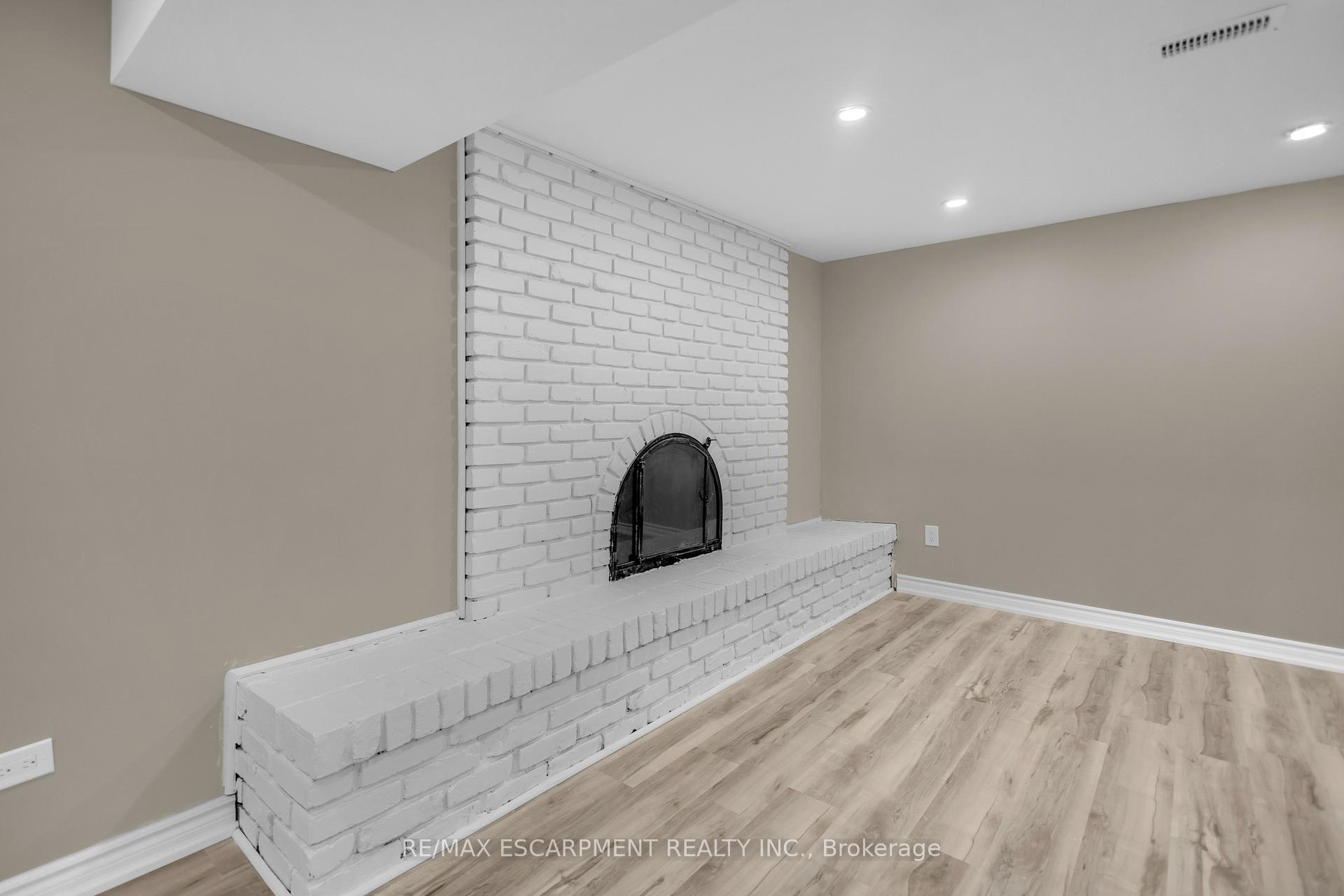 Photo 27 of 626 Iroquois Avenue, Hamilton, Ancaster — HOMEH