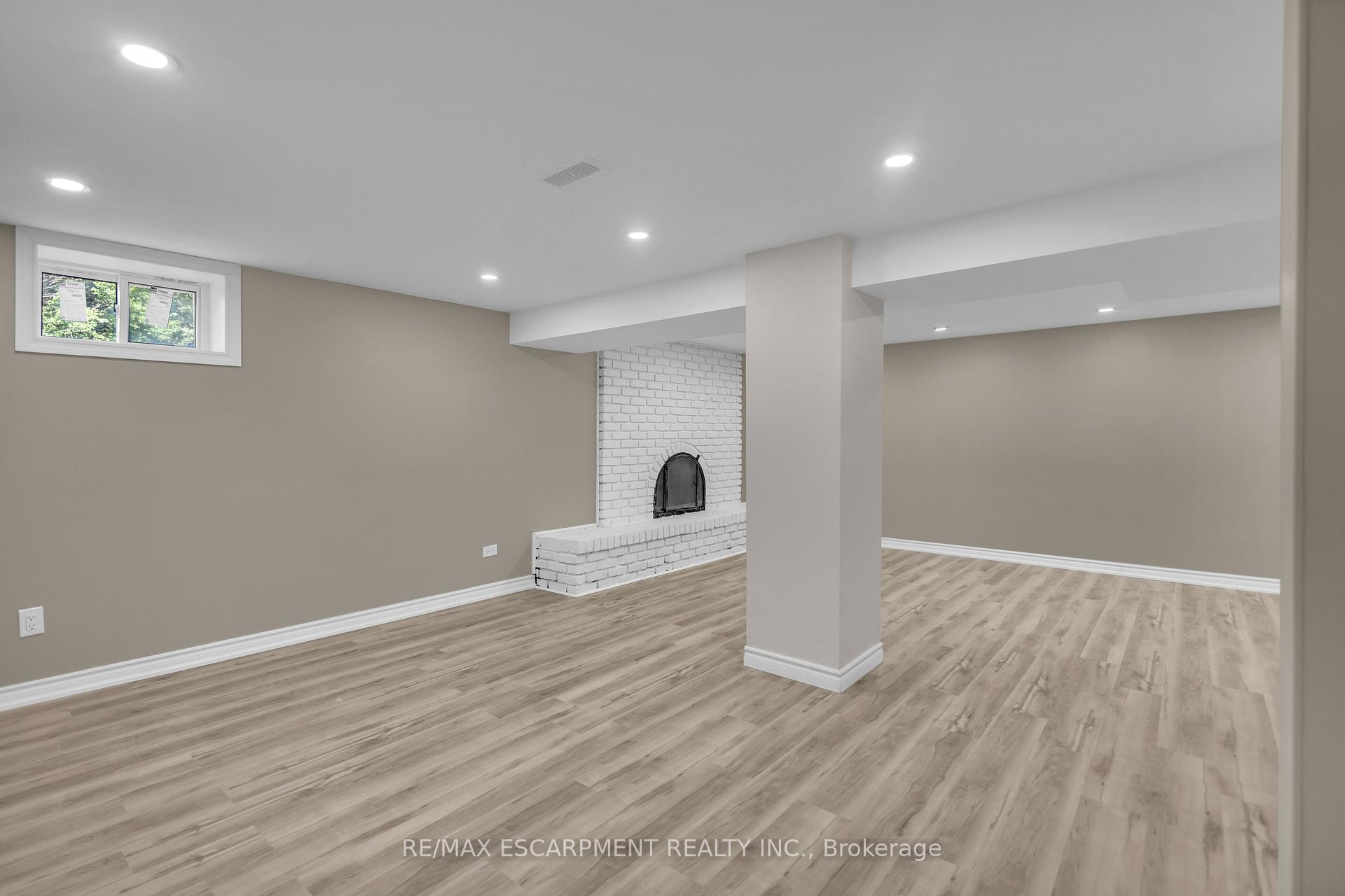 Photo 28 of 626 Iroquois Avenue, Hamilton, Ancaster — HOMEH